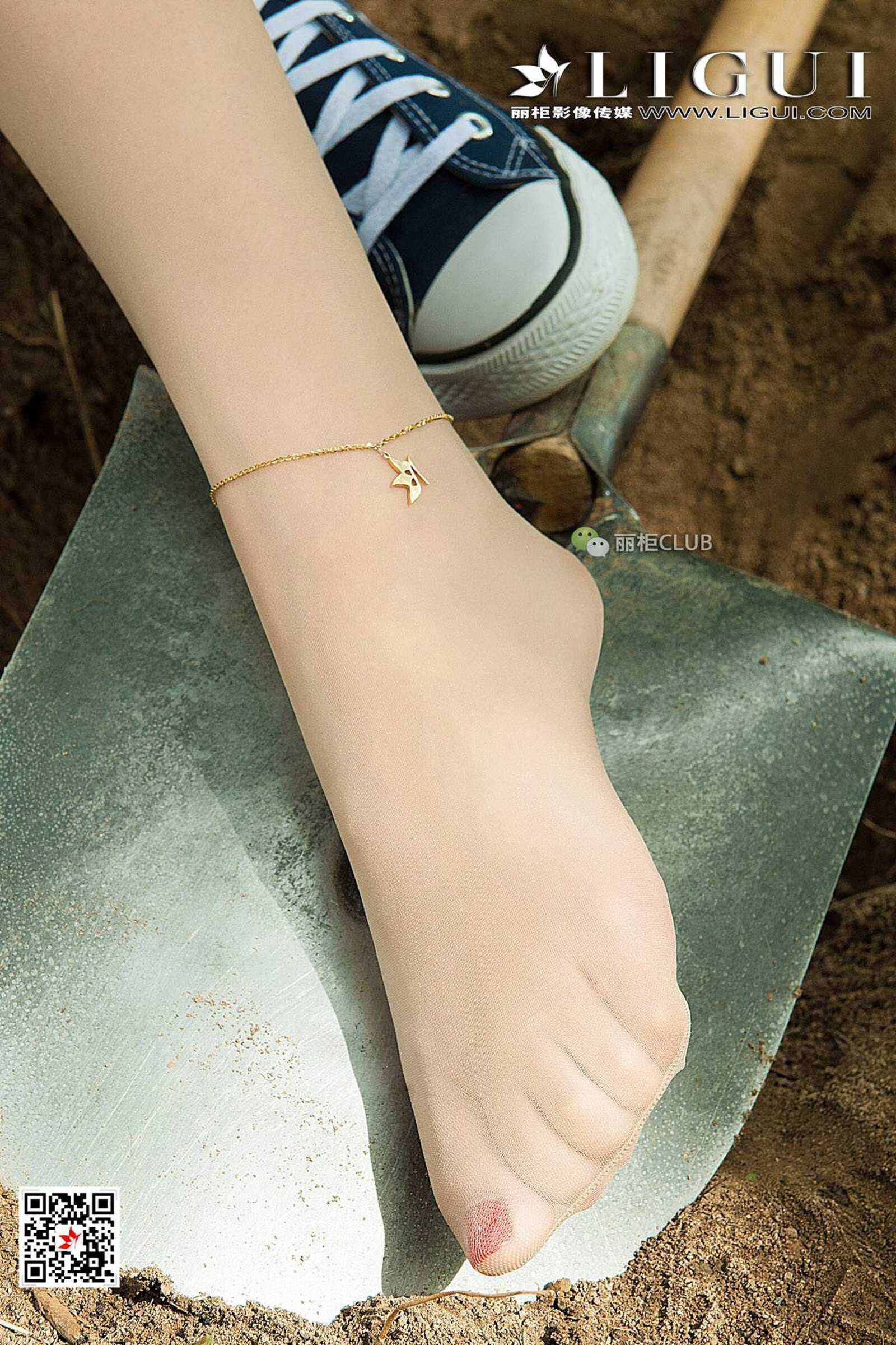 腿模雪糕&amp;amp;筱筱《户外丝足》 [丽柜LIGUI] 美腿丝第3张