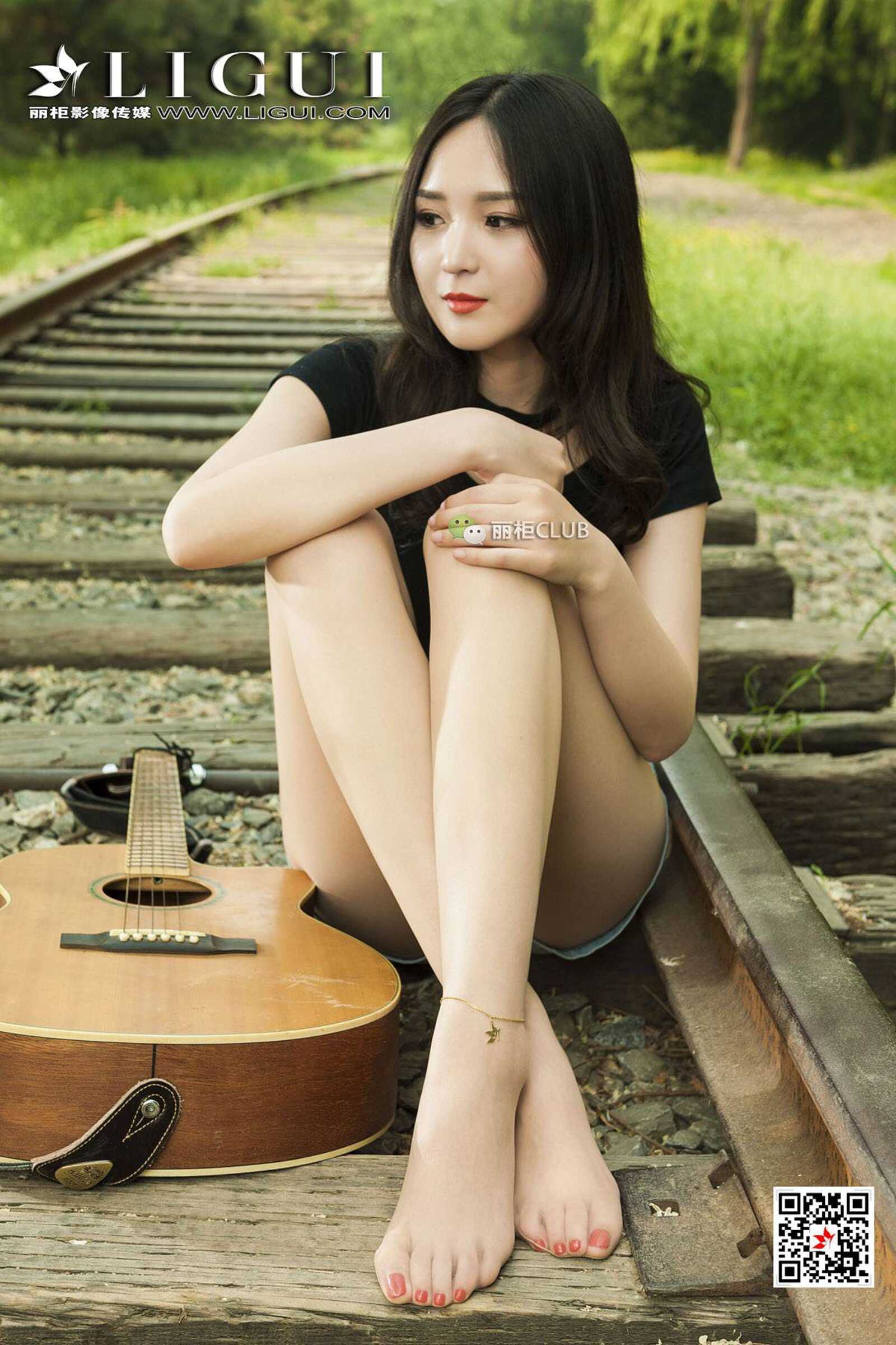 腿模小戈《文艺丝足少女》 [丽柜LIGUI] 美腿丝足第5张