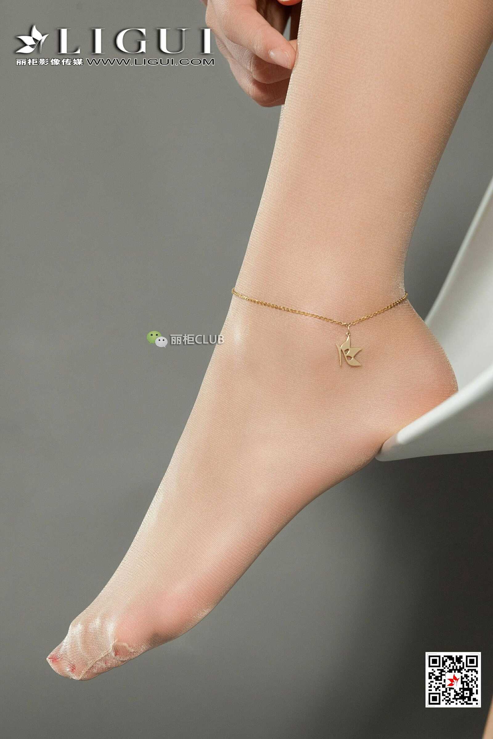 王炜炜《肉丝高跟OL》 [丽柜Ligui] 网络丽人 美腿第17张