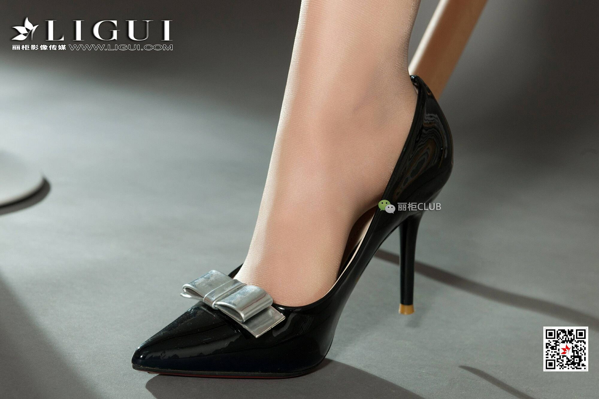 王炜炜《肉丝高跟OL》 [丽柜Ligui] 网络丽人 美腿第1张