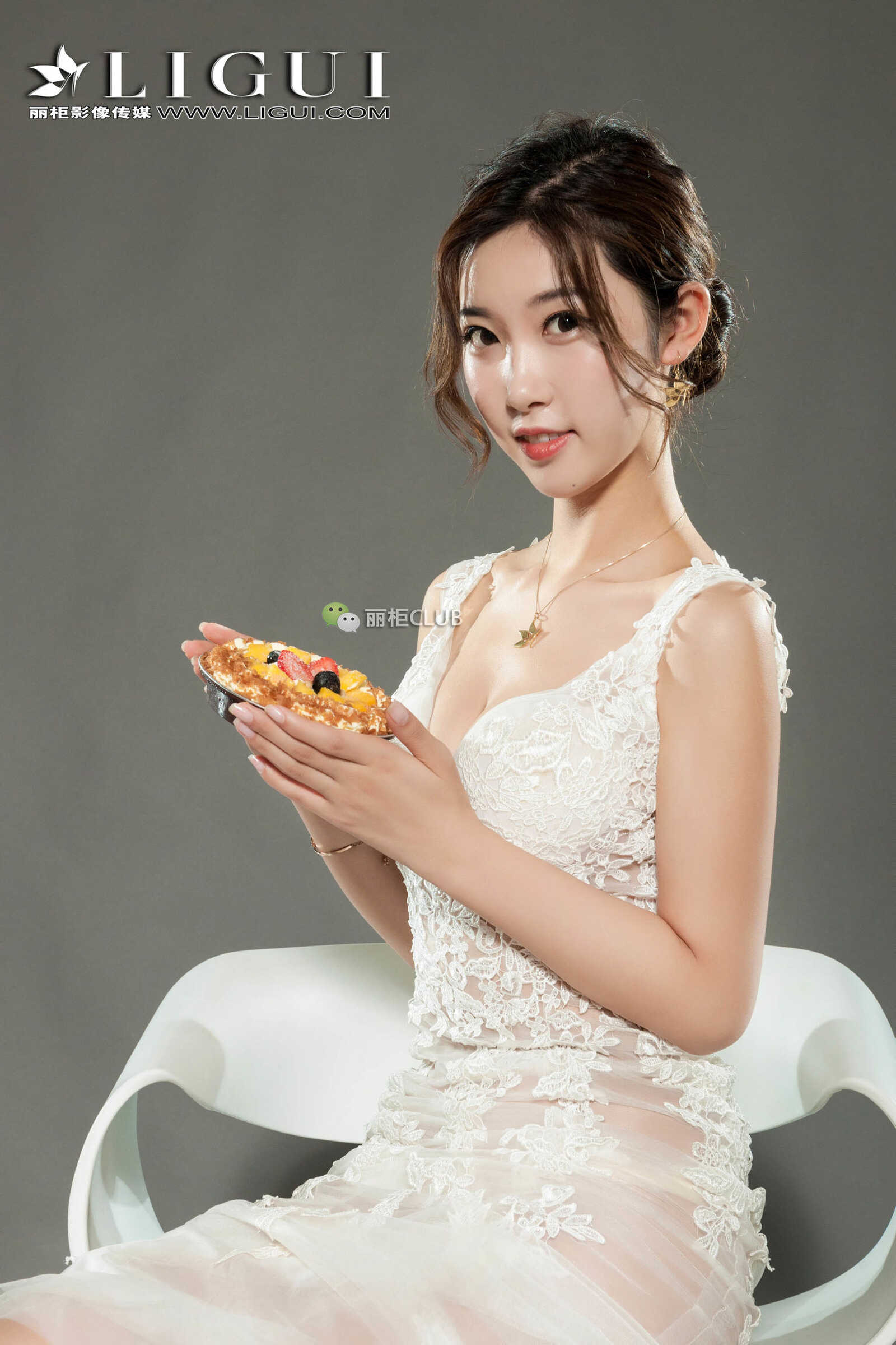 腿模筱筱《披萨丝足》 [丽柜Ligui] 写真集第18张