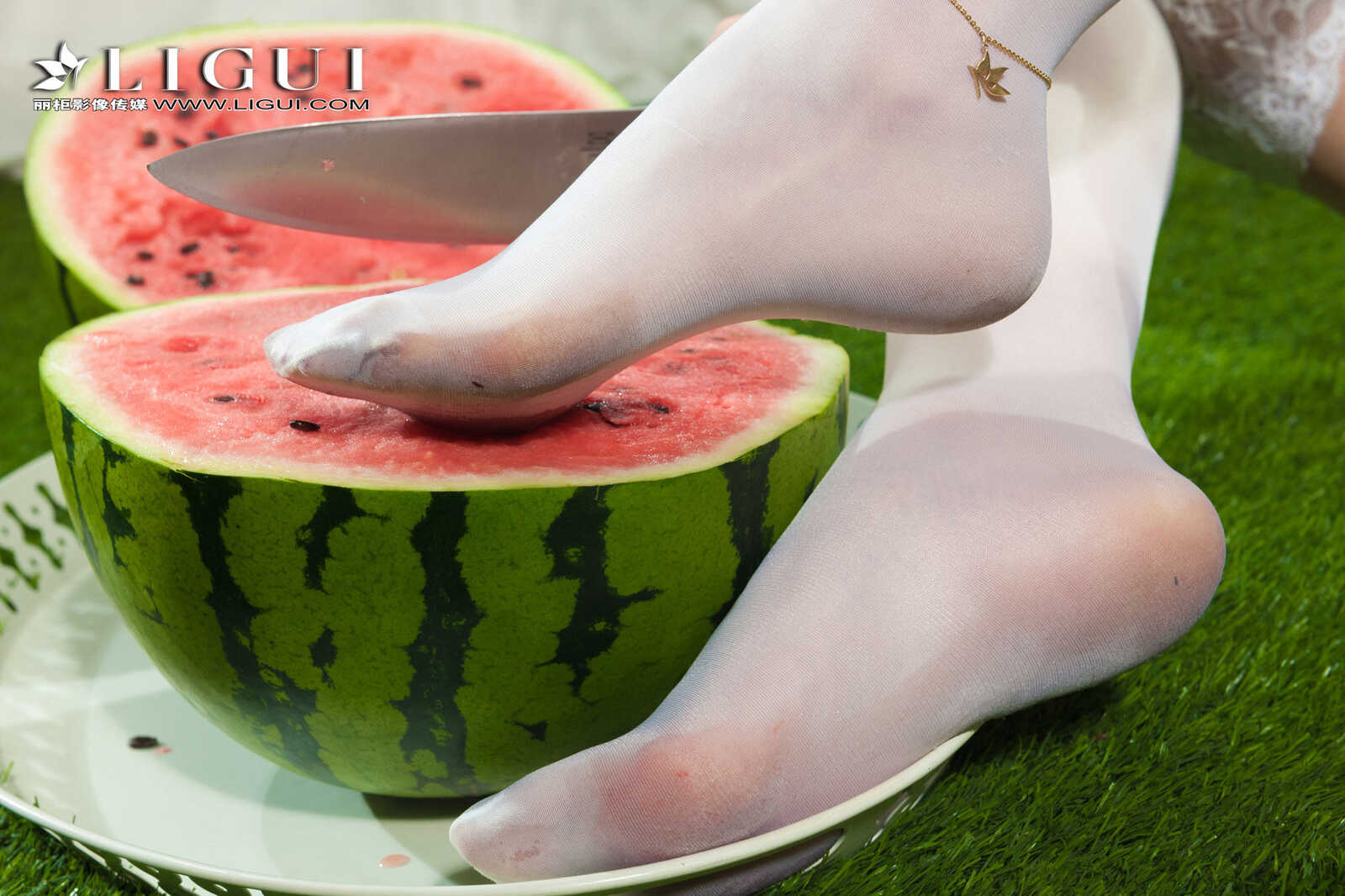 腿模小戈《白丝西瓜少女》 [丽柜Ligui] 网络丽人第13张