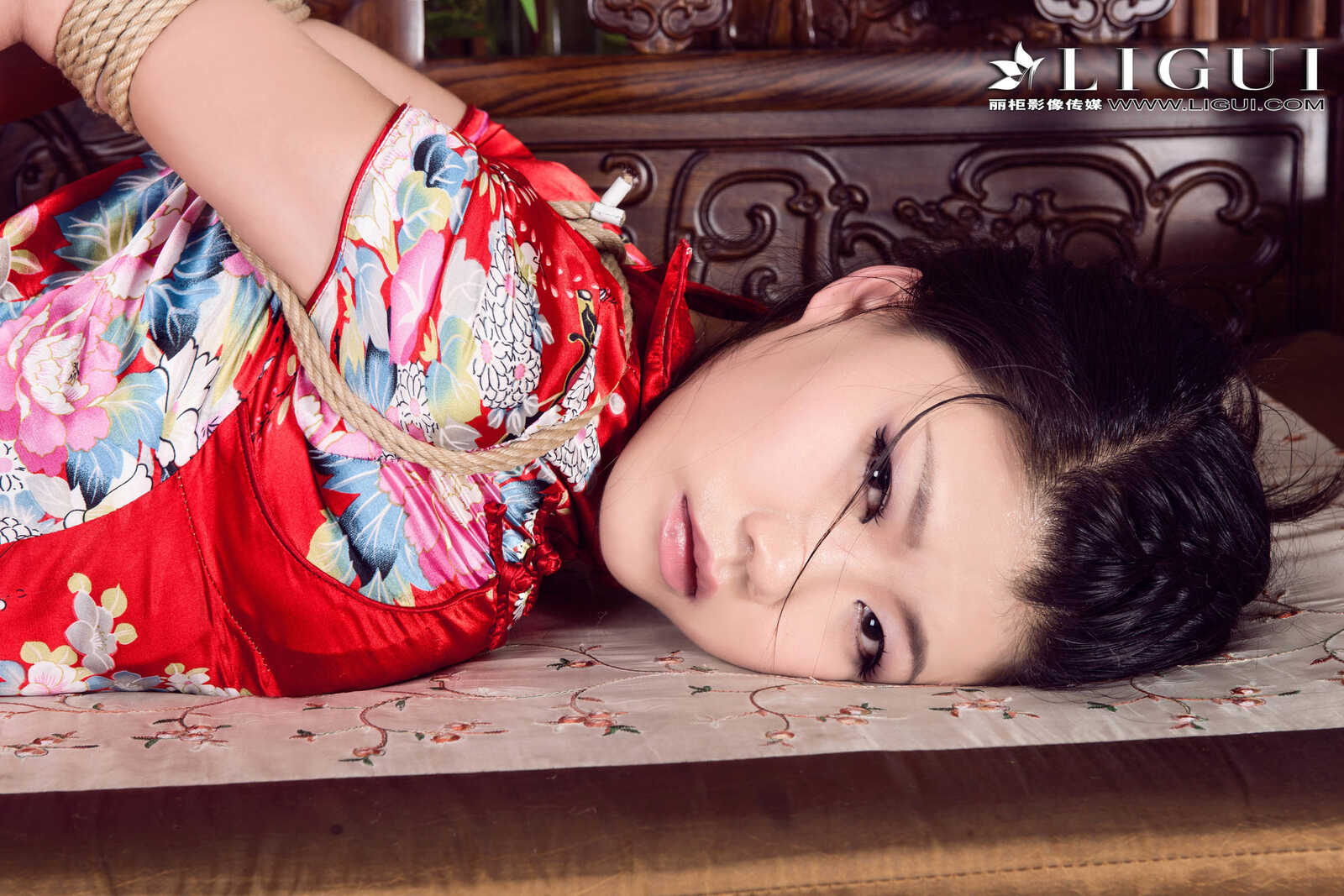 腿模怡萱《旗袍绳艺》 [丽柜Ligui] 经典回顾 写真第1张