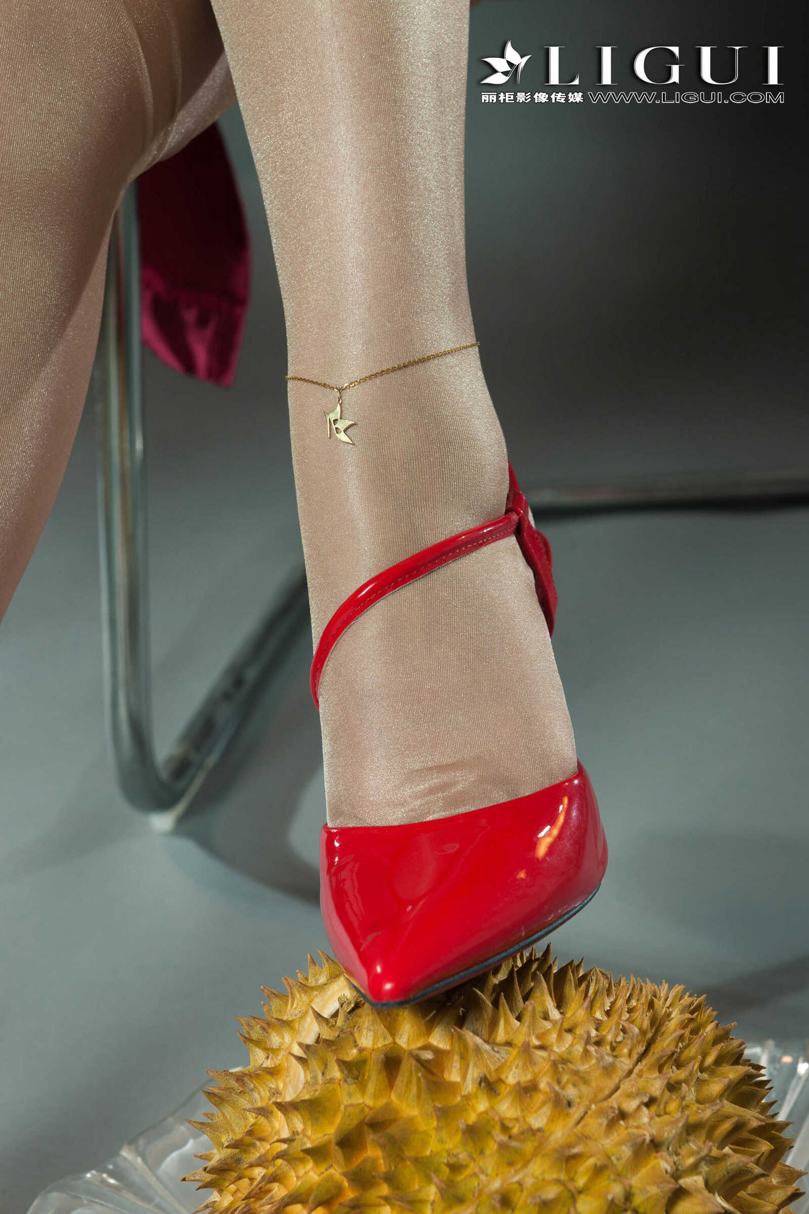 足模然然《榴莲丝袜少妇》 [丽柜Liguil] 写真集第16张