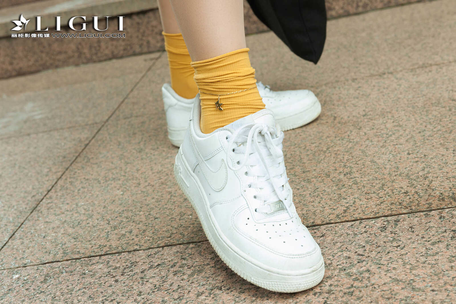 筱筱《街拍时尚少女》 [丽柜Ligui] 写真集第17张