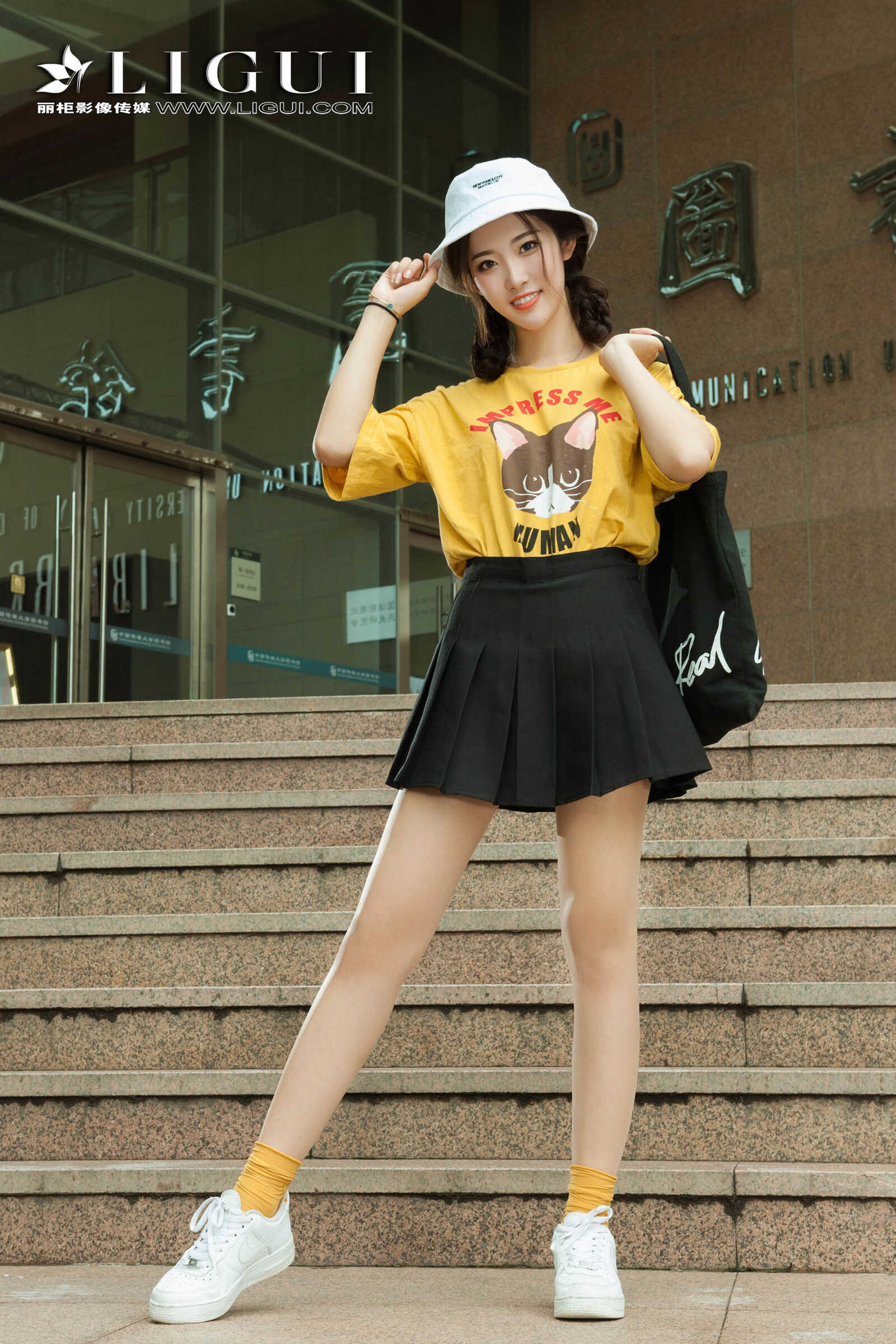 筱筱《街拍时尚少女》 [丽柜Ligui] 写真集第17张