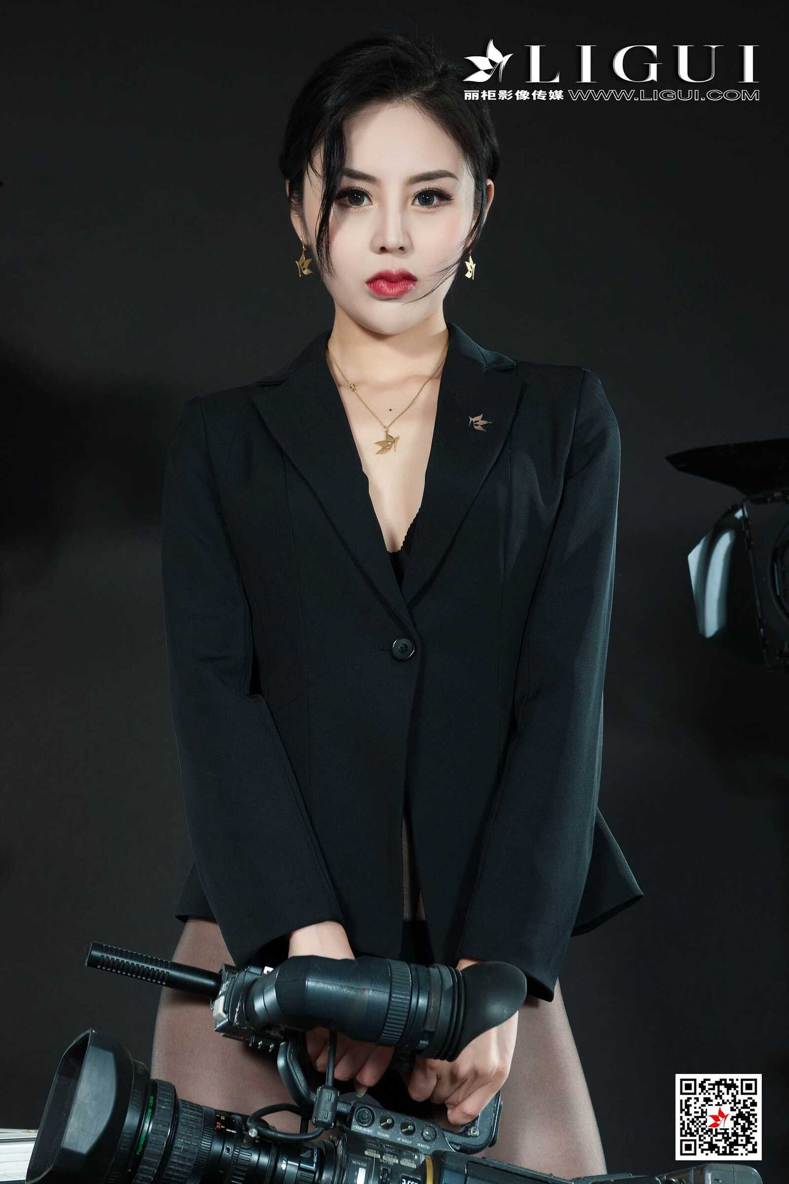 腿模凉儿《黑丝OL》 [丽柜Ligui] 网络丽人 写真集第13张