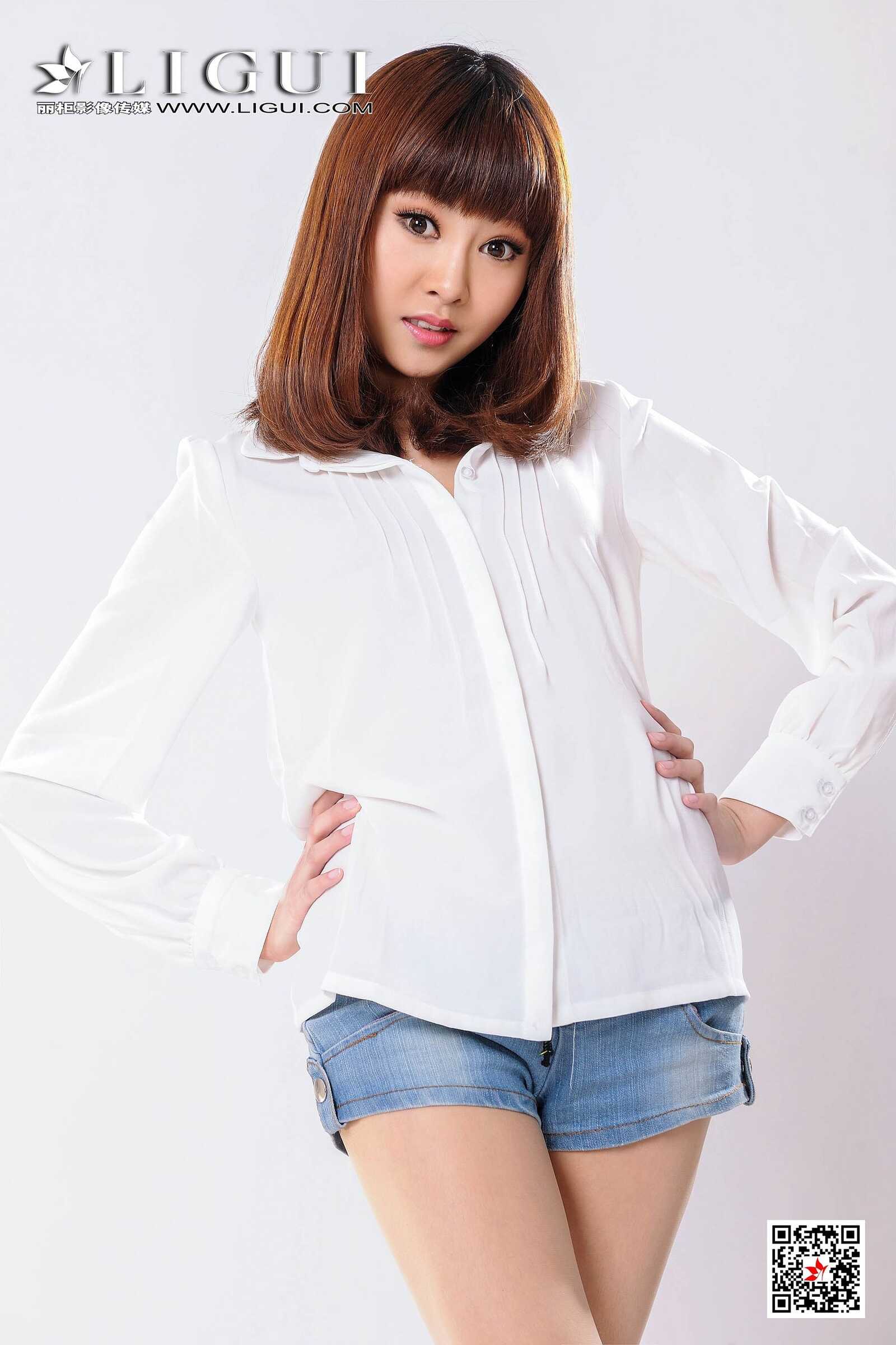 腿模笑笑《白衬衫美腿丽人》 [丽柜Ligui] 写真集第3张