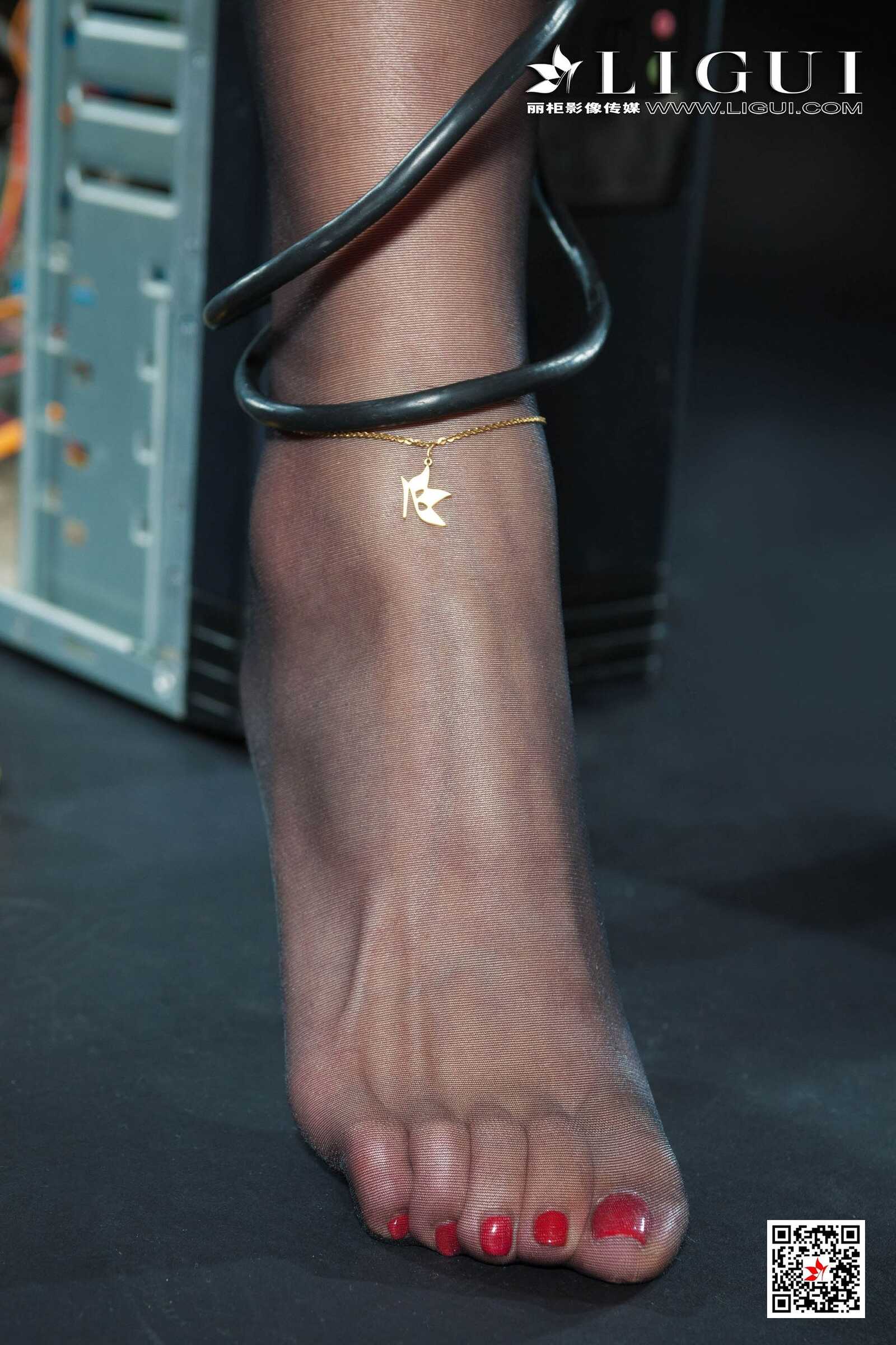 筱筱《牛仔黑丝修理工》 [丽柜Ligui] 网络丽人 写第13张