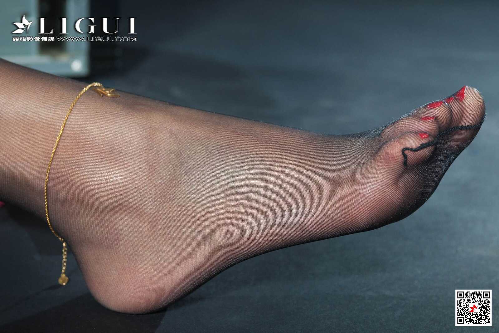 筱筱《牛仔黑丝修理工》 [丽柜Ligui] 网络丽人 写第4张