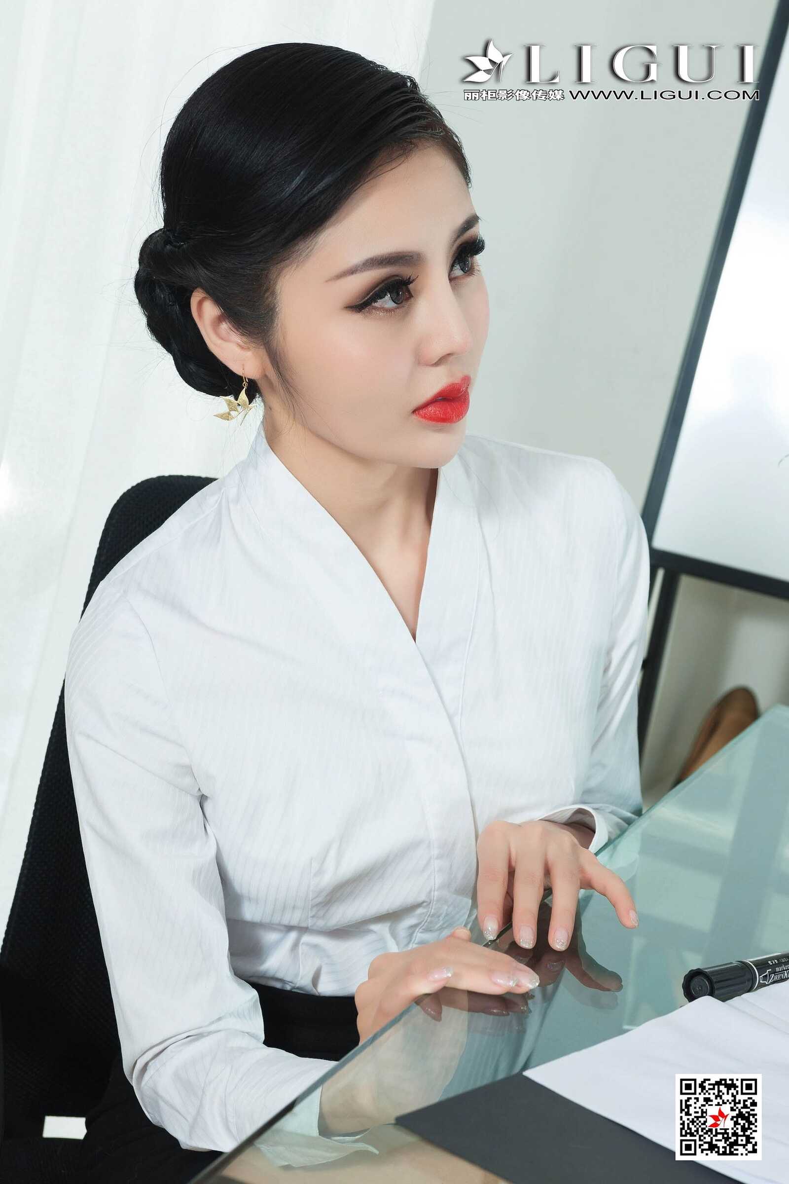 凉儿&amp;amp;兔子《办公室拉拉诱惑》 [丽柜Ligui] 网络第16张
