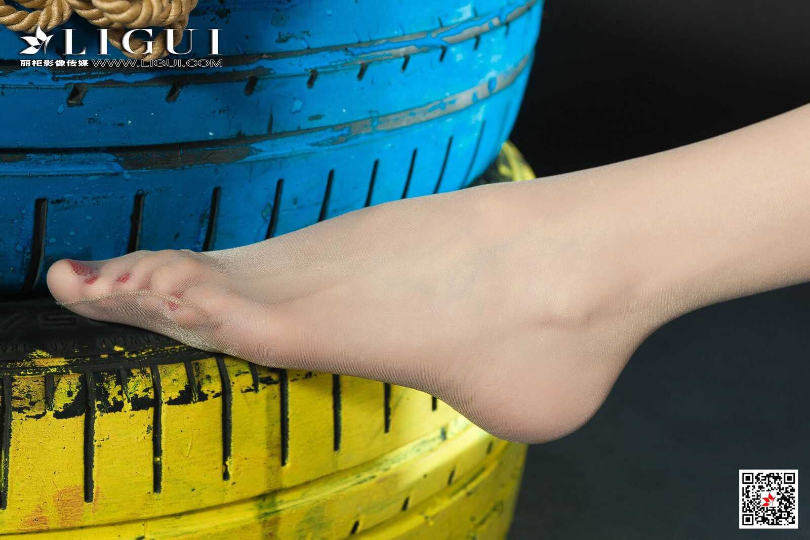 兔子《迷彩女兵COS》 [丽柜Ligui] 美腿丝足 写真集第1张