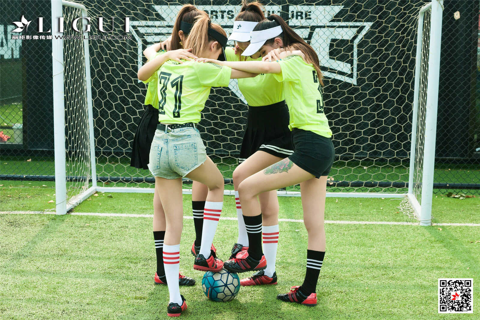 兔子&amp;amp;凉儿&amp;amp;甜甜&amp;amp;允娜《足球丝足》 [丽柜第9张