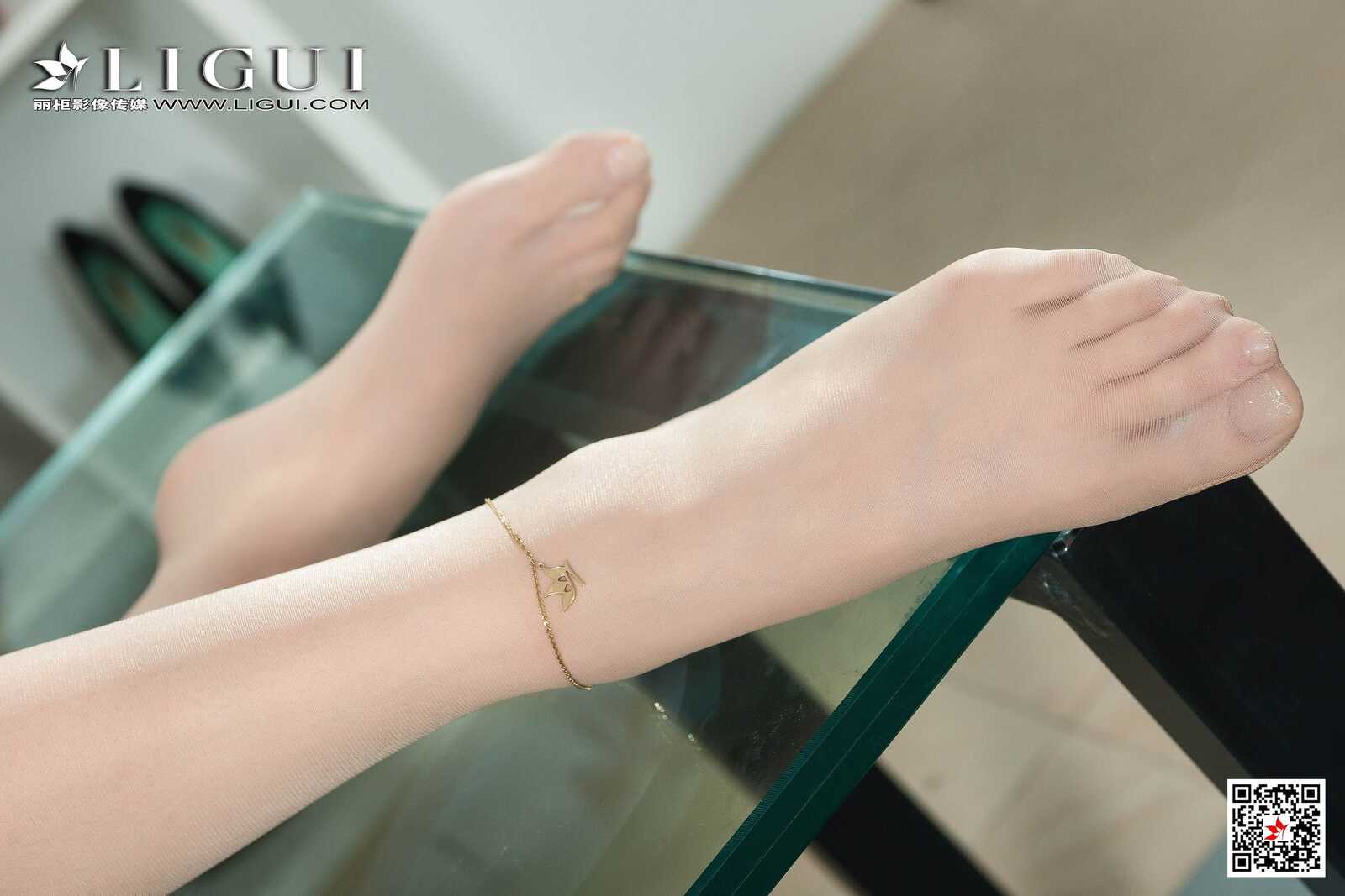 腿模鸭鸭《OL美腿丝足》 [丽柜Ligui] 写真集第1张