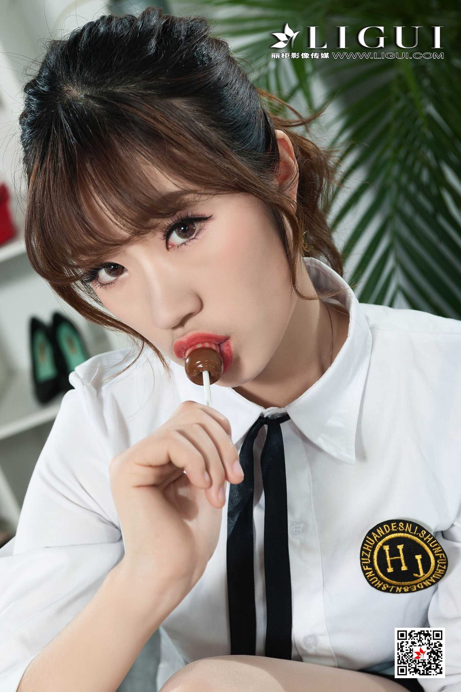 腿模Angelina《制服美腿丝足》 [丽柜Ligui] 写真集第14张