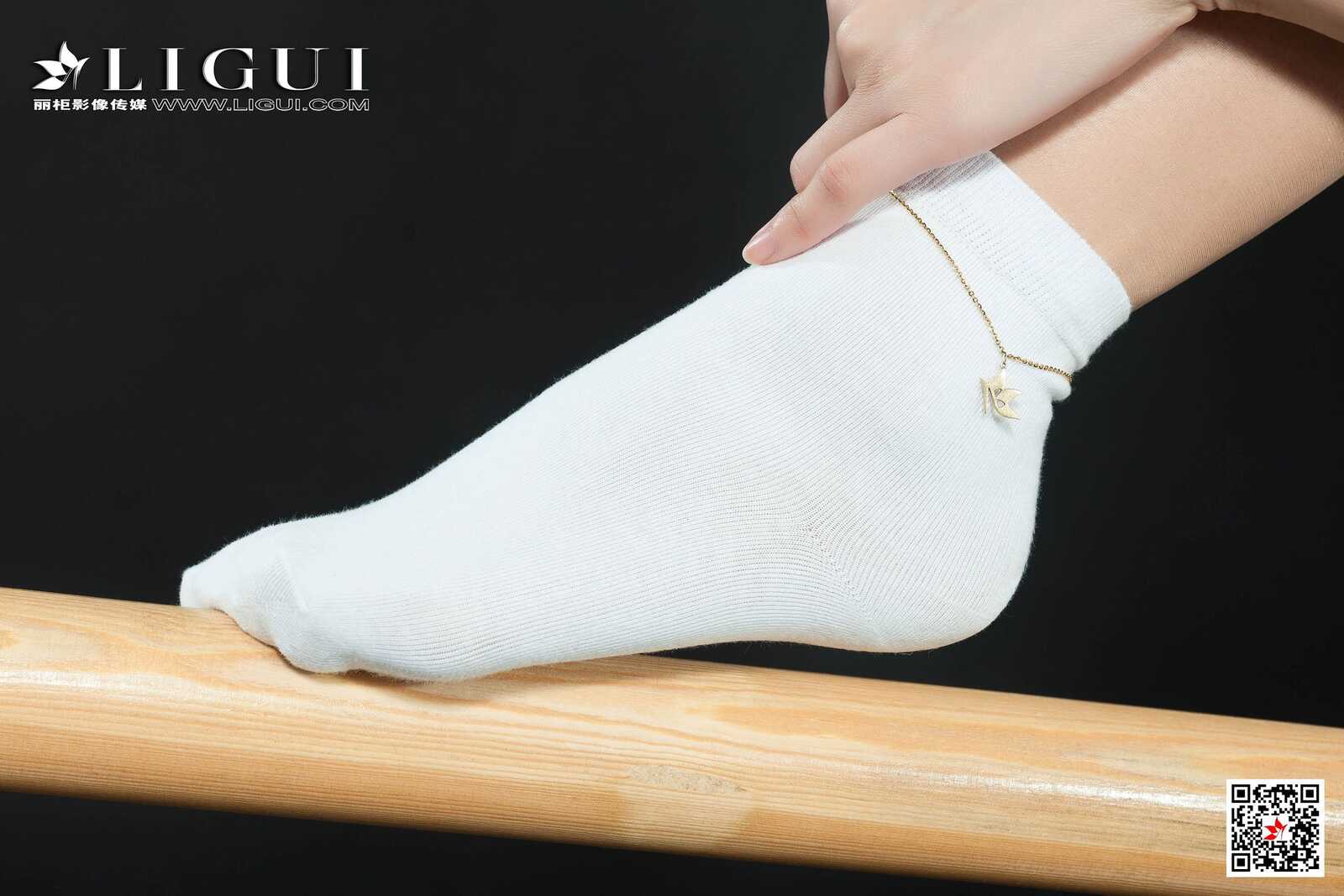 腿模Xilly《健身丝足》 [丽柜Ligui] 写真集第10张