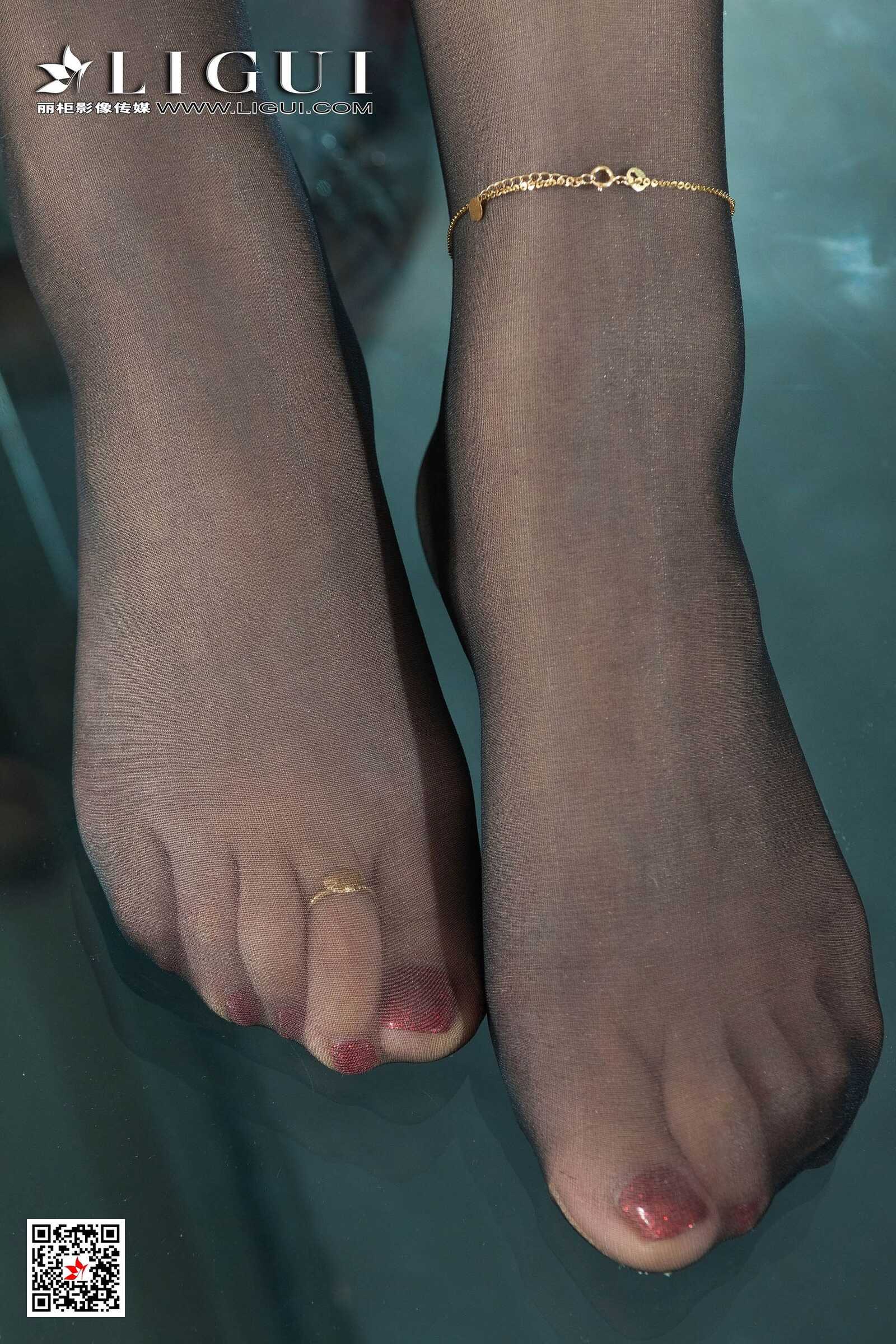 文静《黑丝吊袜美腿丝足》 [丽柜Ligui] 写真集第13张