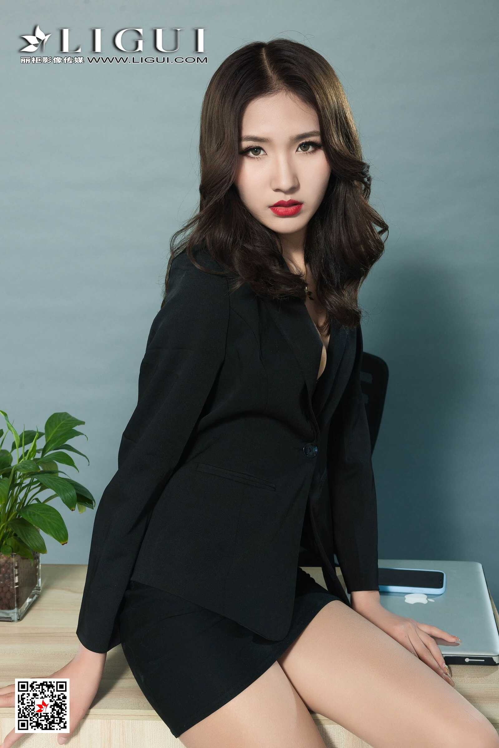 腿模星星《肉丝Ol高跟女郎》 [丽柜Ligui] 写真集第8张