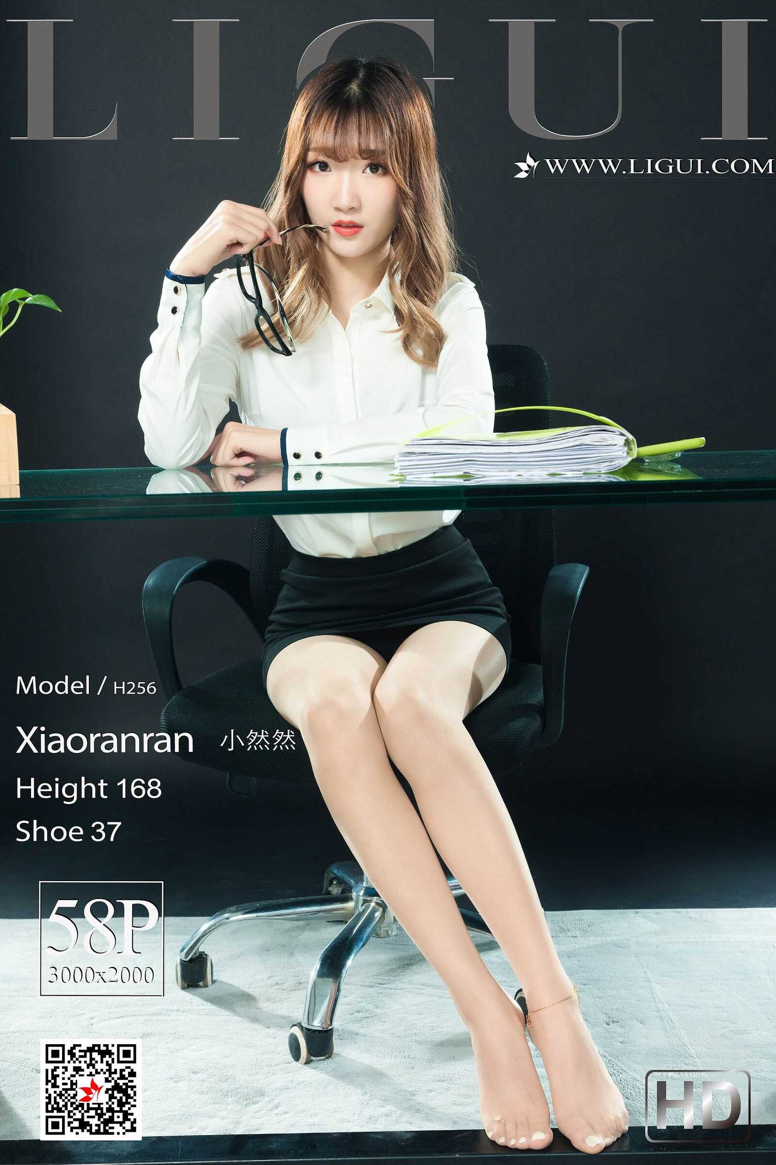小然然《美腿OL小姐姐》 [丽柜Ligui] 丝足写真集第18张