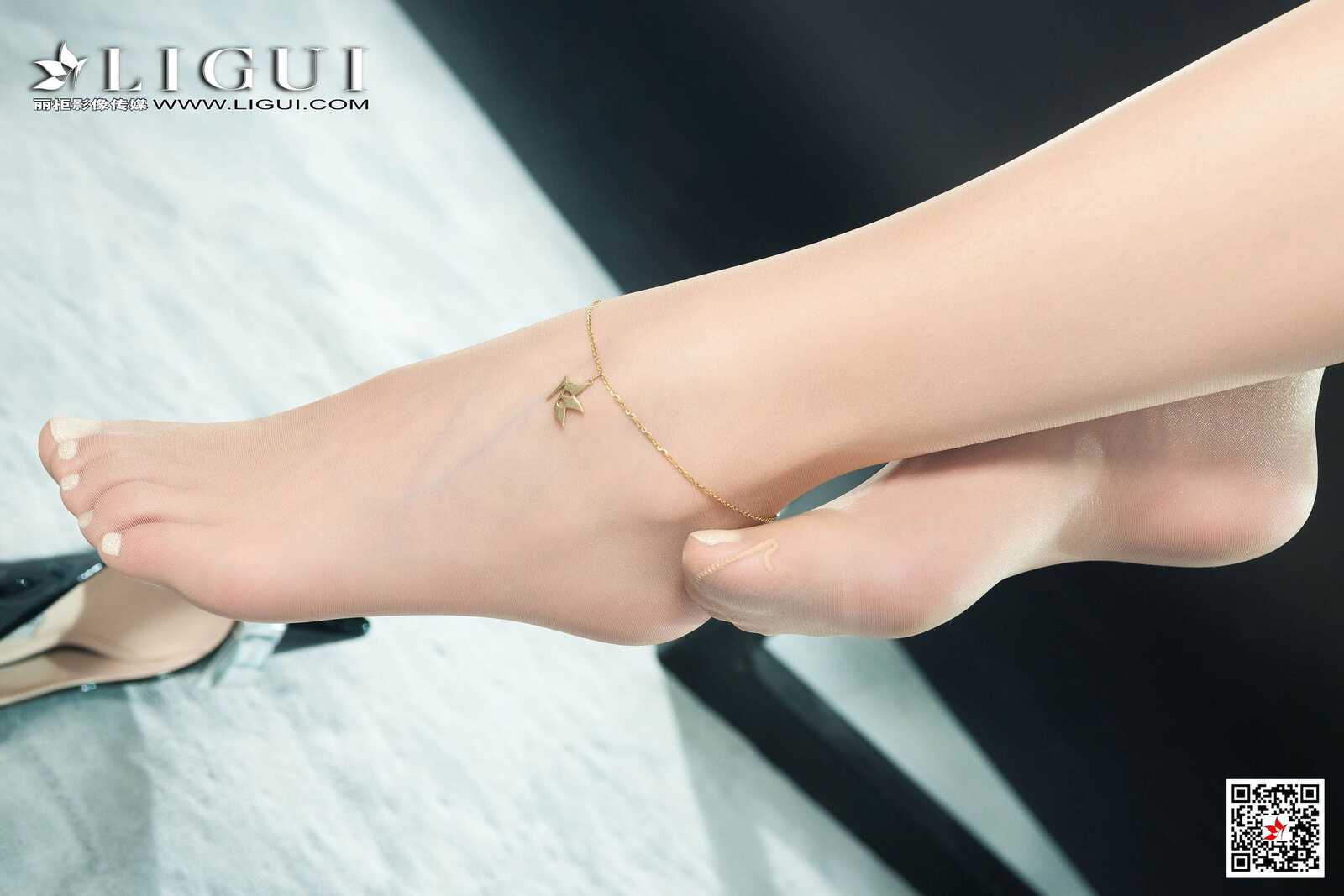 小然然《美腿OL小姐姐》 [丽柜Ligui] 丝足写真集第2张