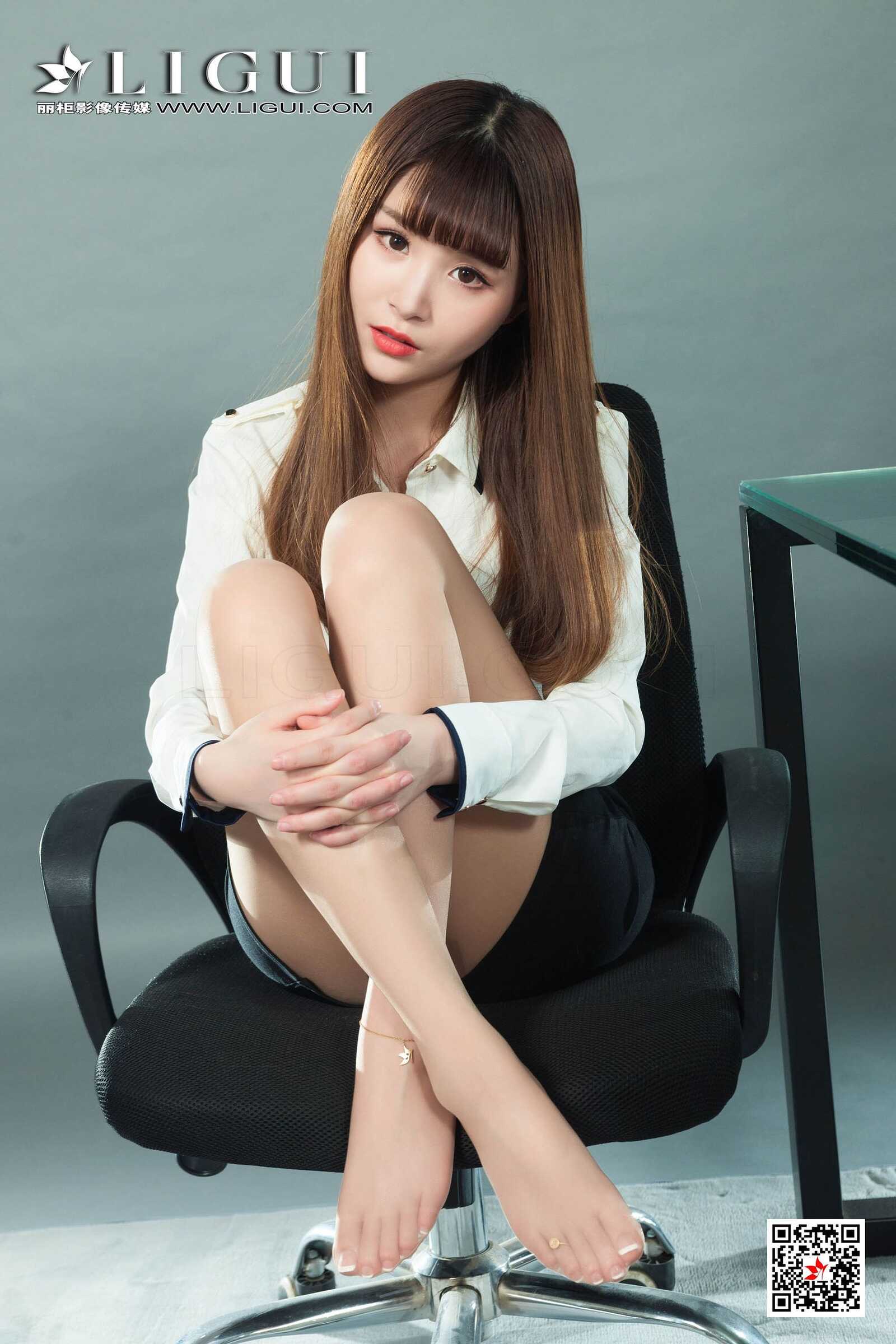 瑶瑶《OL小秘丝足美腿》 [丽柜LIGUI] 网络丽人 写第12张