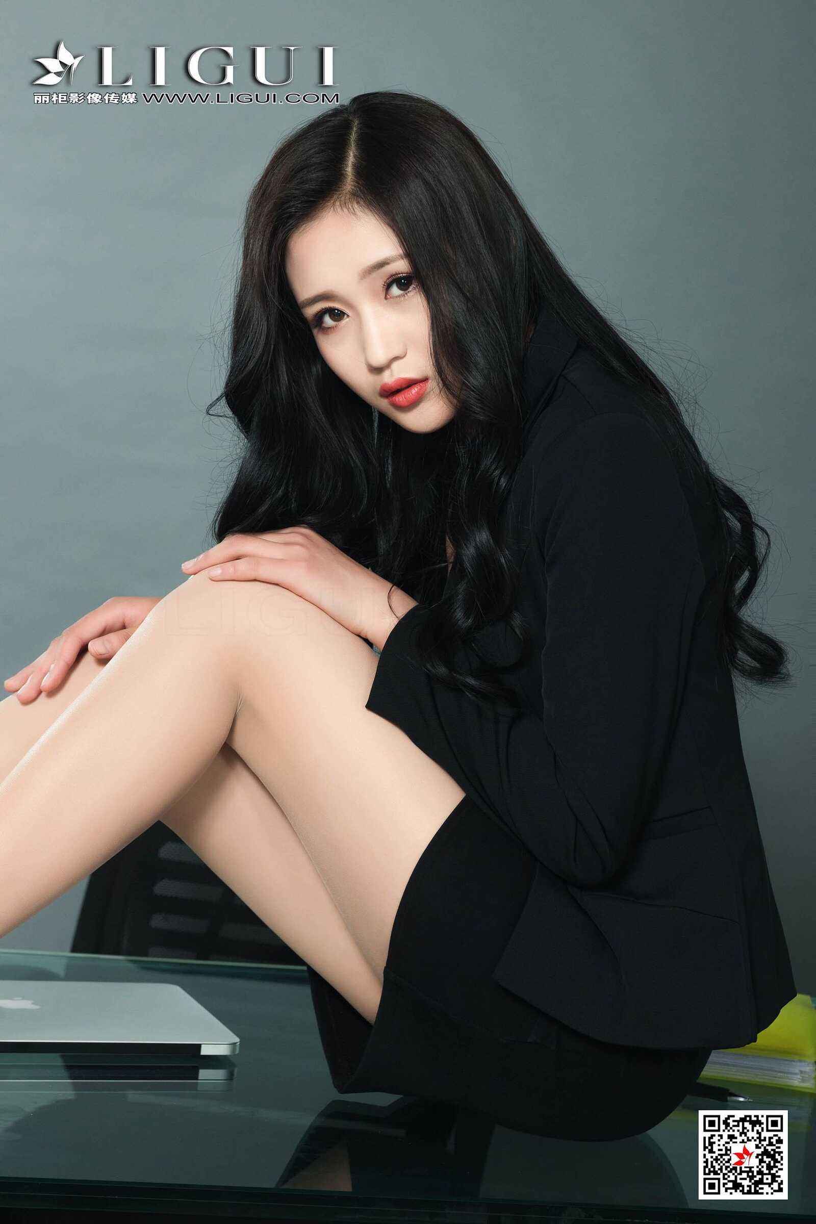 腿模玲玲《肉丝美腿OL》 [丽柜LIGUI] 网络丽人 写第16张