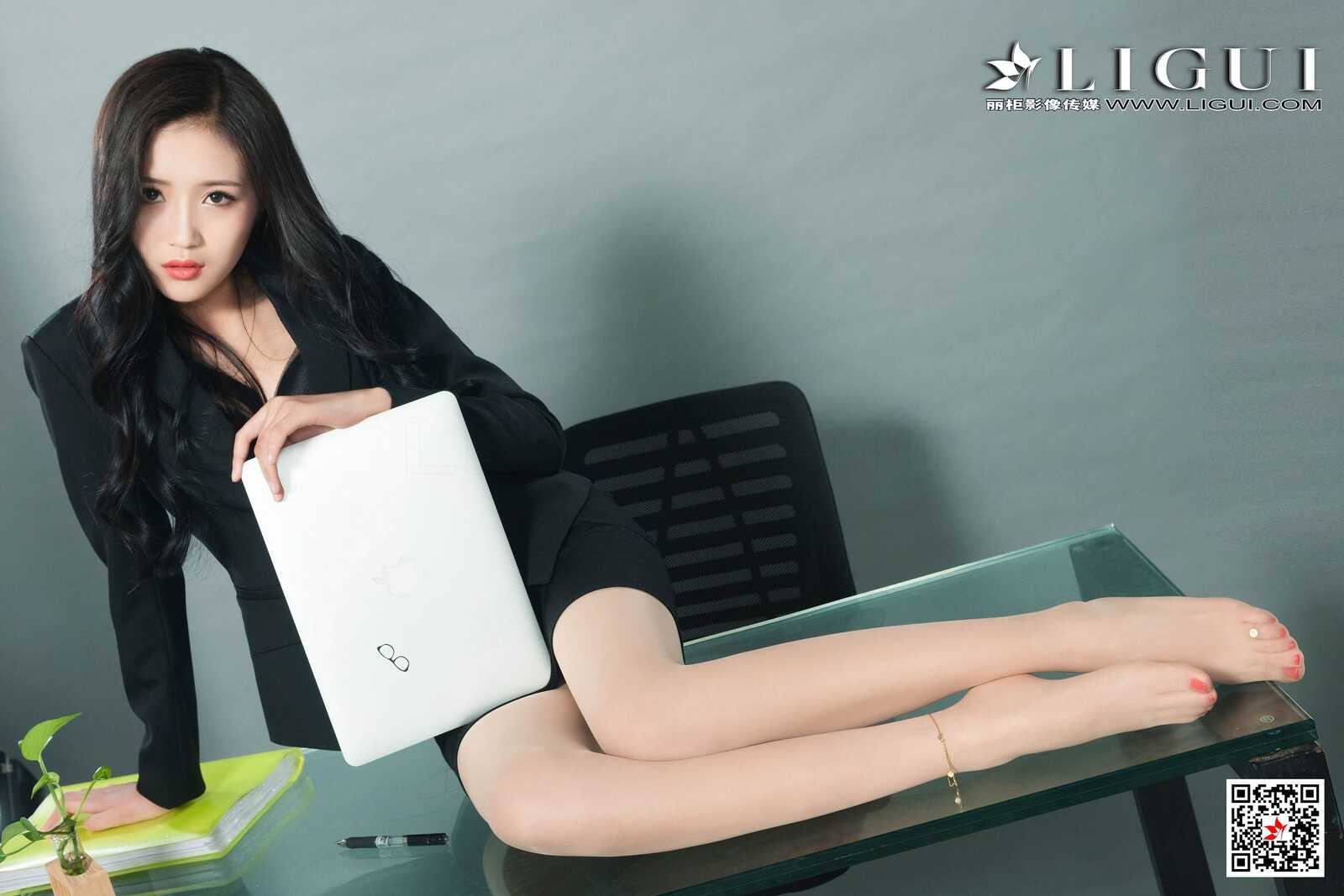 腿模玲玲《肉丝美腿OL》 [丽柜LIGUI] 网络丽人 写第10张