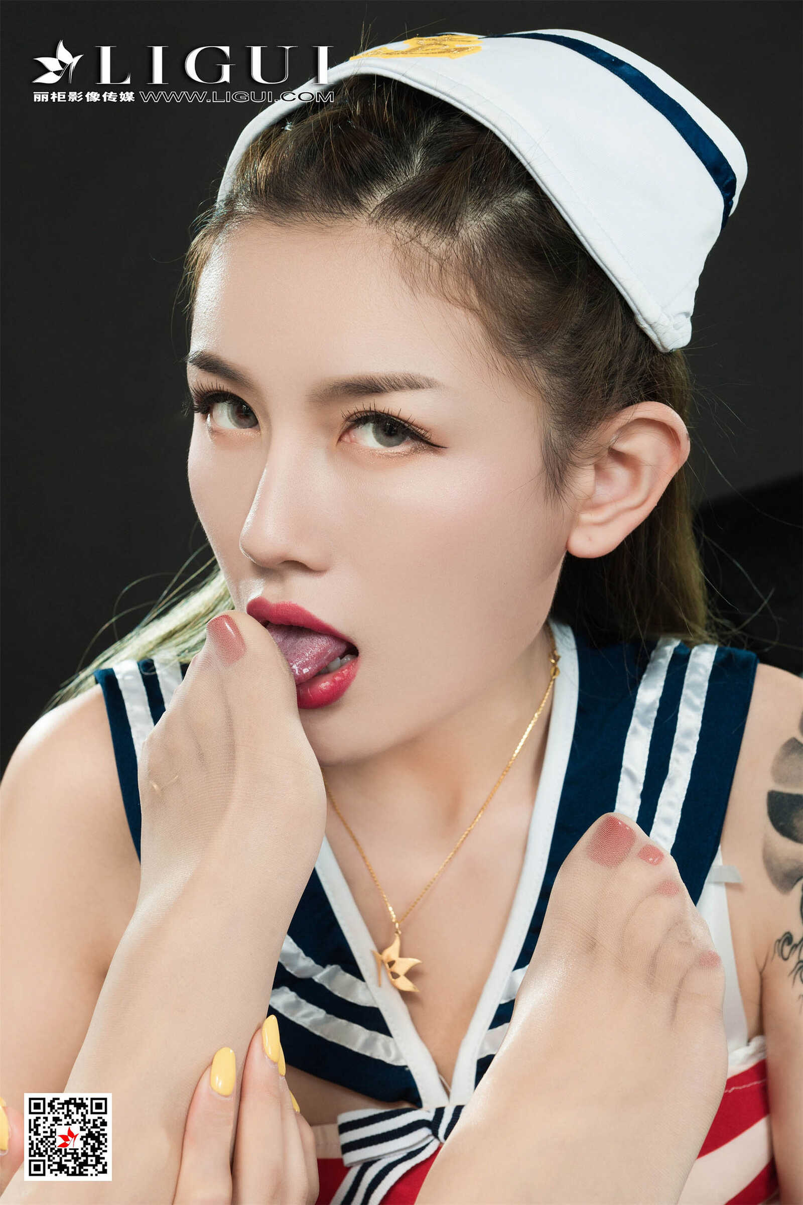 兔子&amp;amp;甜甜《双生海军姐妹花丝足》 [丽柜Lig第4张