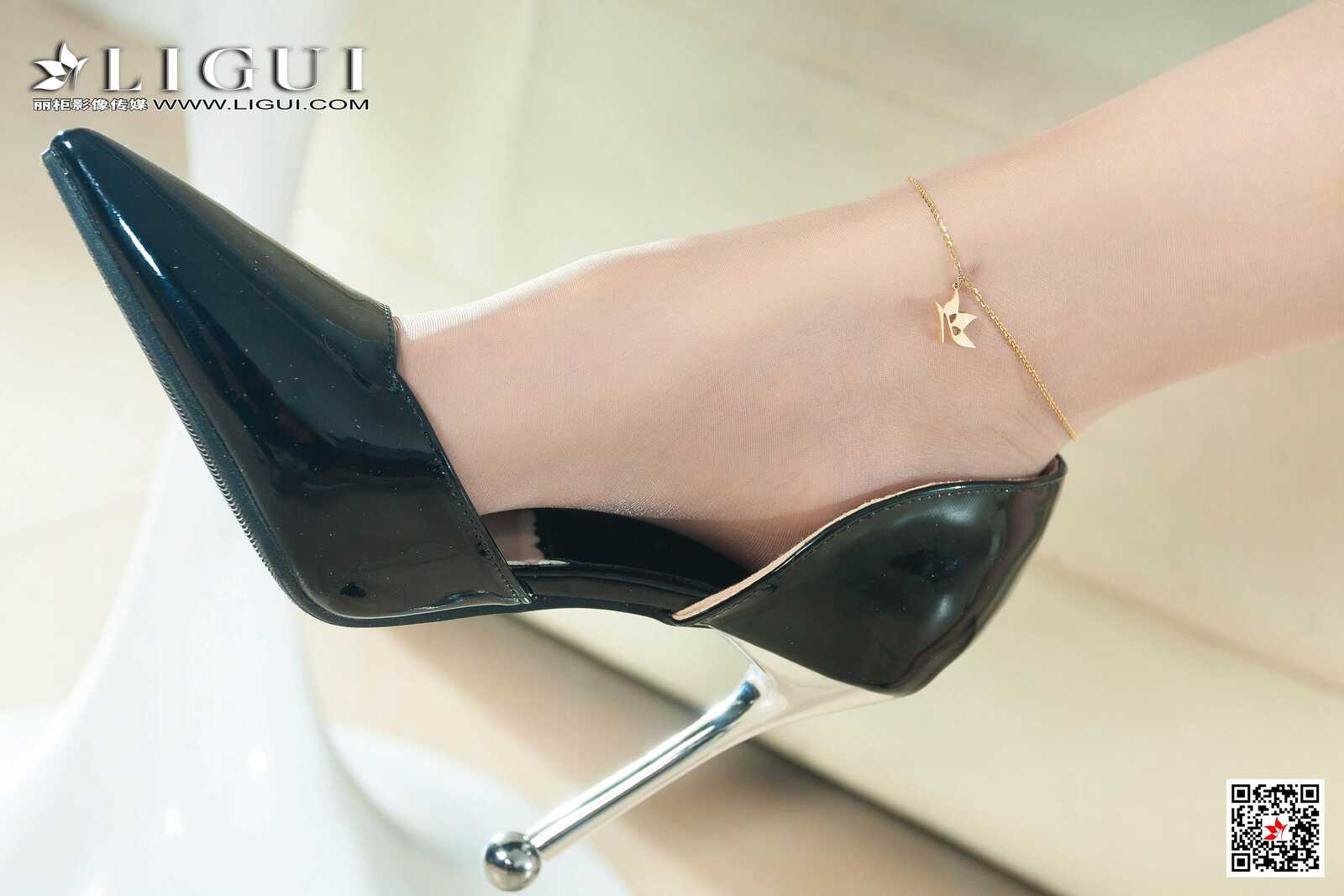 凉儿《灰丝女仆丝足》 [丽柜Ligui] 写真集第1张