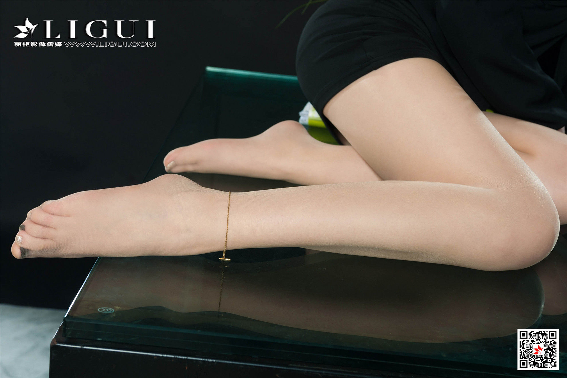腿模焦焦《肉丝高跟OL美腿》 [丽柜Ligui] 写真集第5张