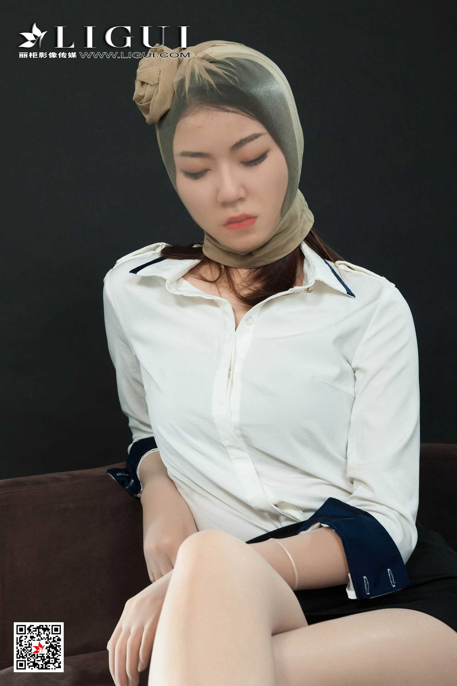 虫虫《肉丝袜美束人体》 [丽柜Ligui] 写真集第16张