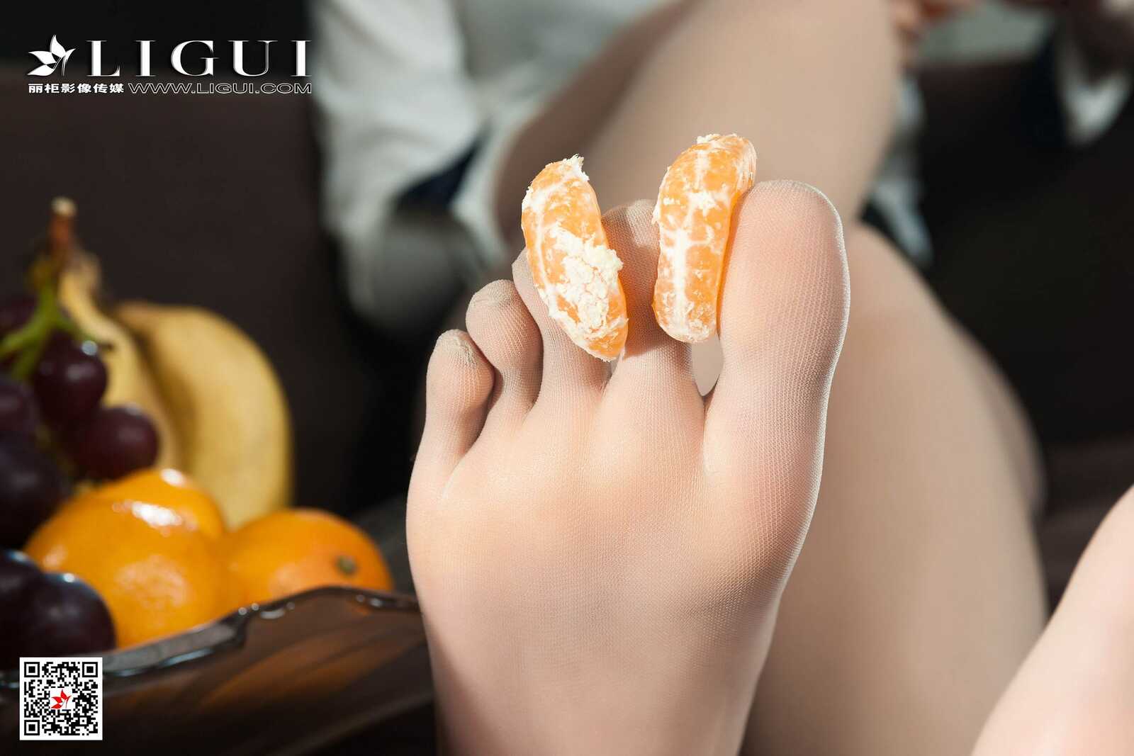 虫虫《肉丝袜美束人体》 [丽柜Ligui] 写真集第2张