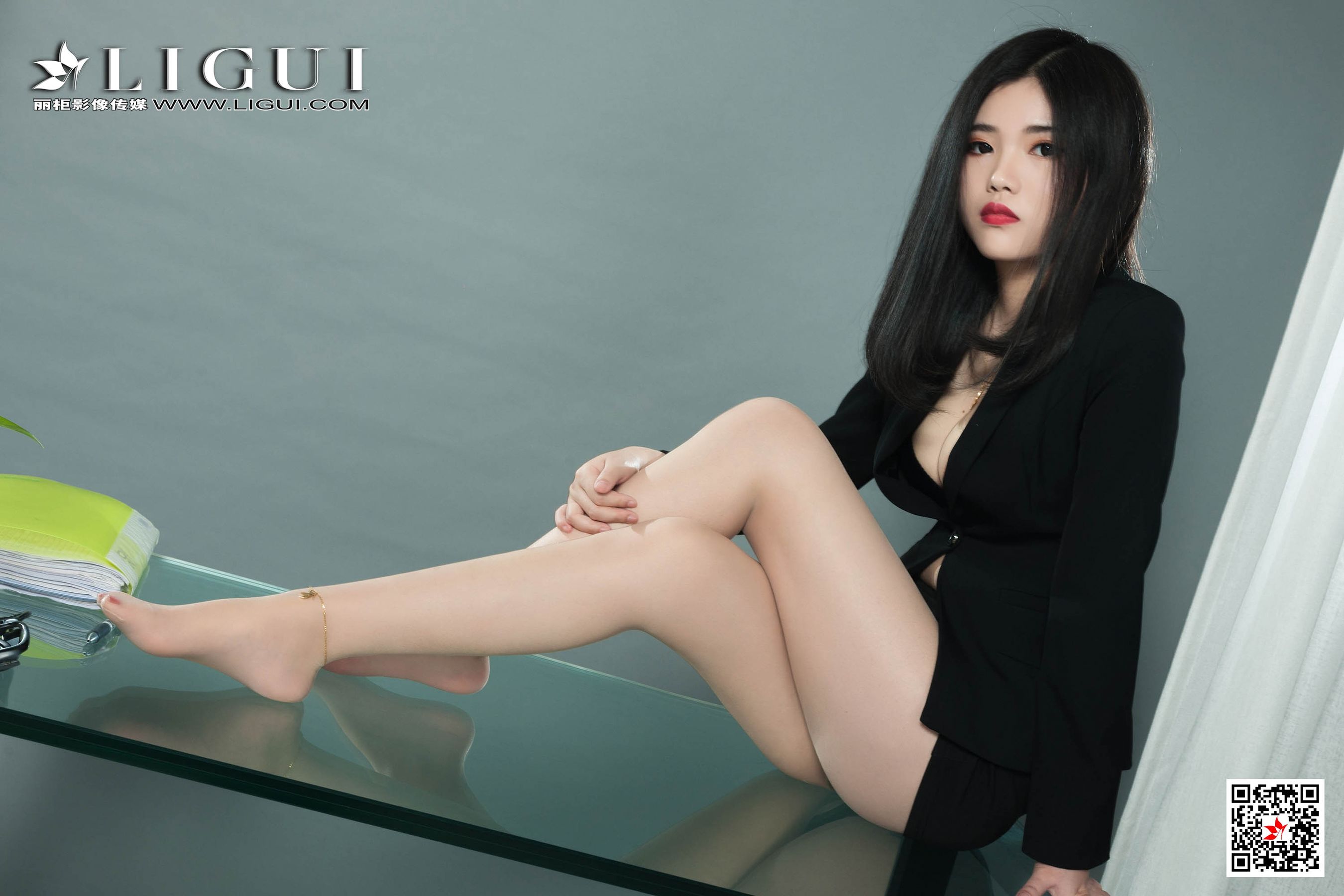 小辫儿《肉丝西服OL美腿》 [丽柜Ligui] 写真集第7张