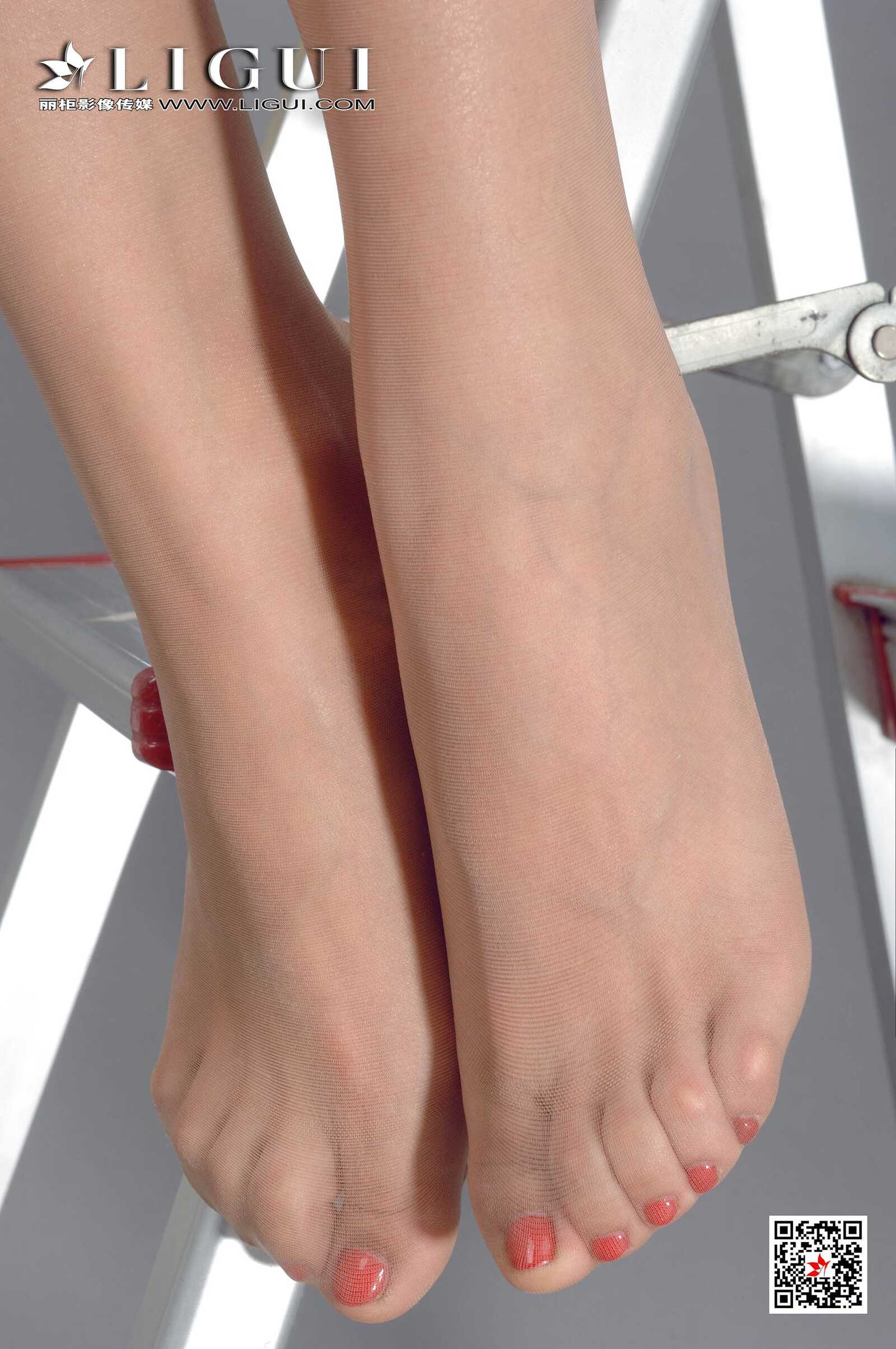 可馨《皮衣高叉》 [丽柜Ligui] 写真集第15张