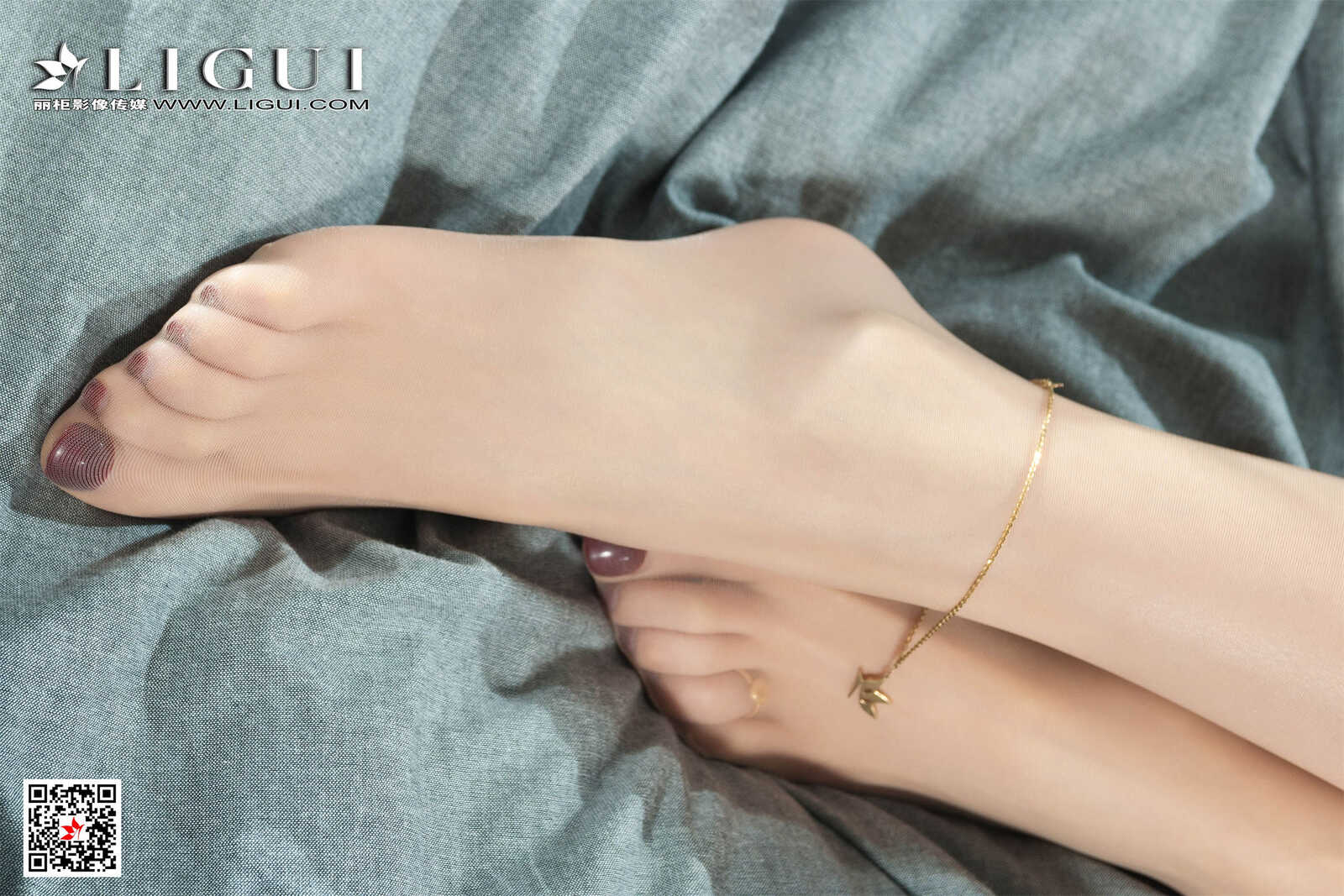 凉儿《沙发肉丝背心女神》 [丽柜Ligui] 写真集第8张