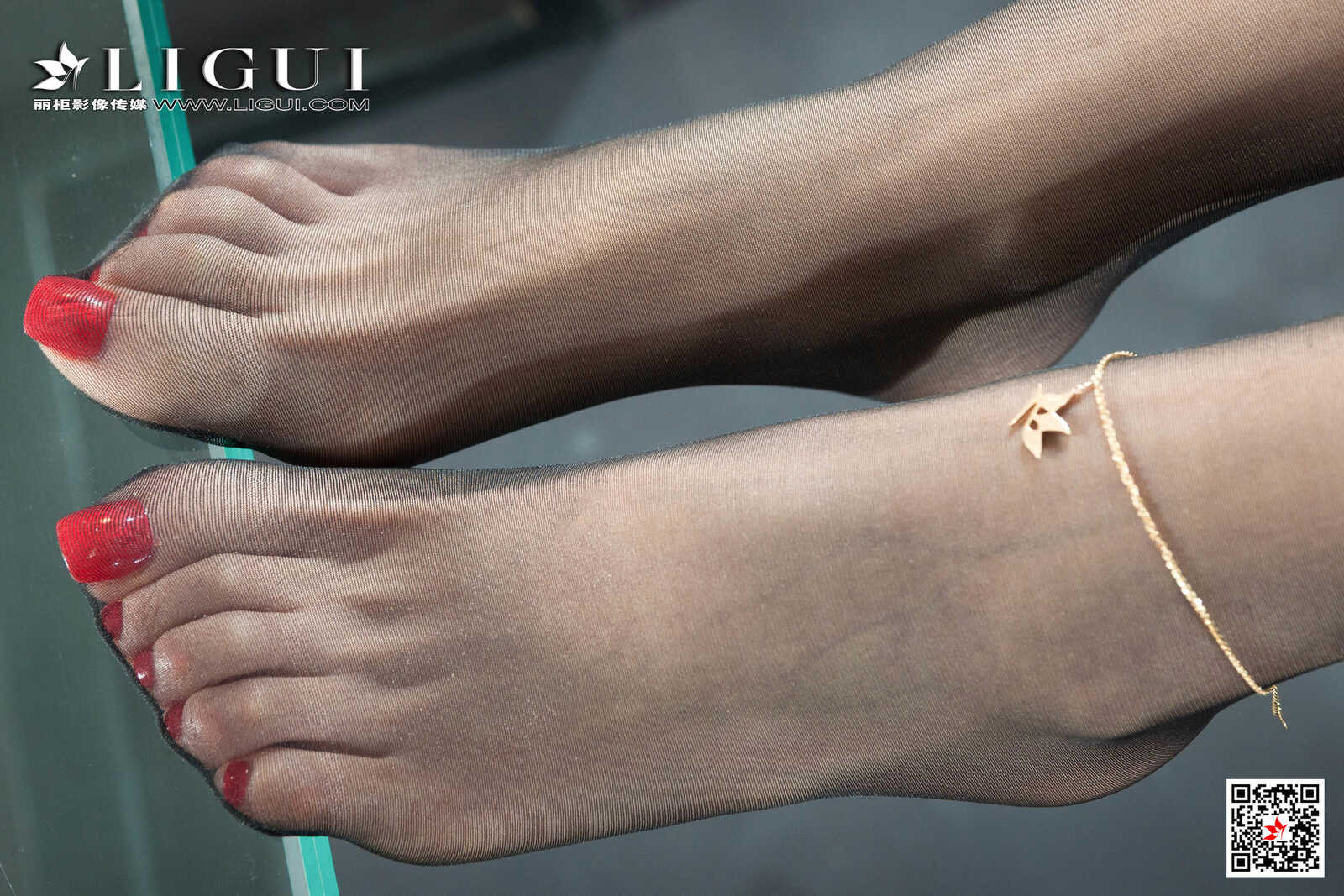 腿模凉儿《黑丝OL姐姐》 [丽柜Ligui] 网络丽人 写第1张