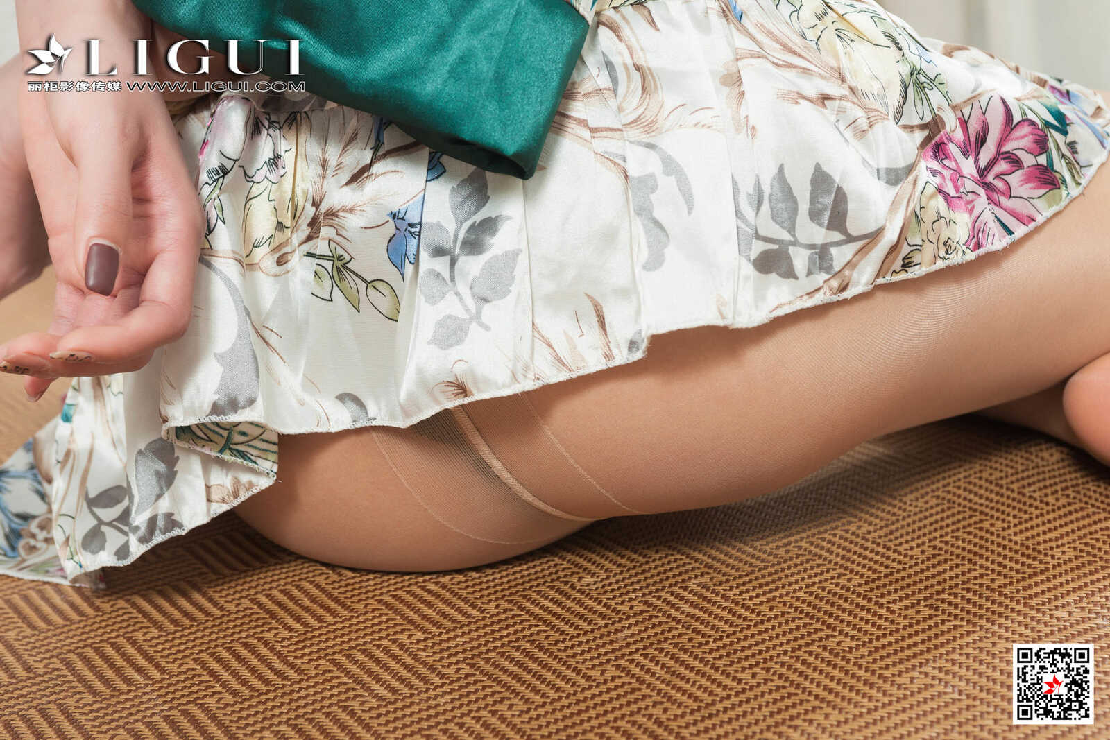 腿模筱筱《性感和服美束》 [丽柜Ligui] 写真集第8张