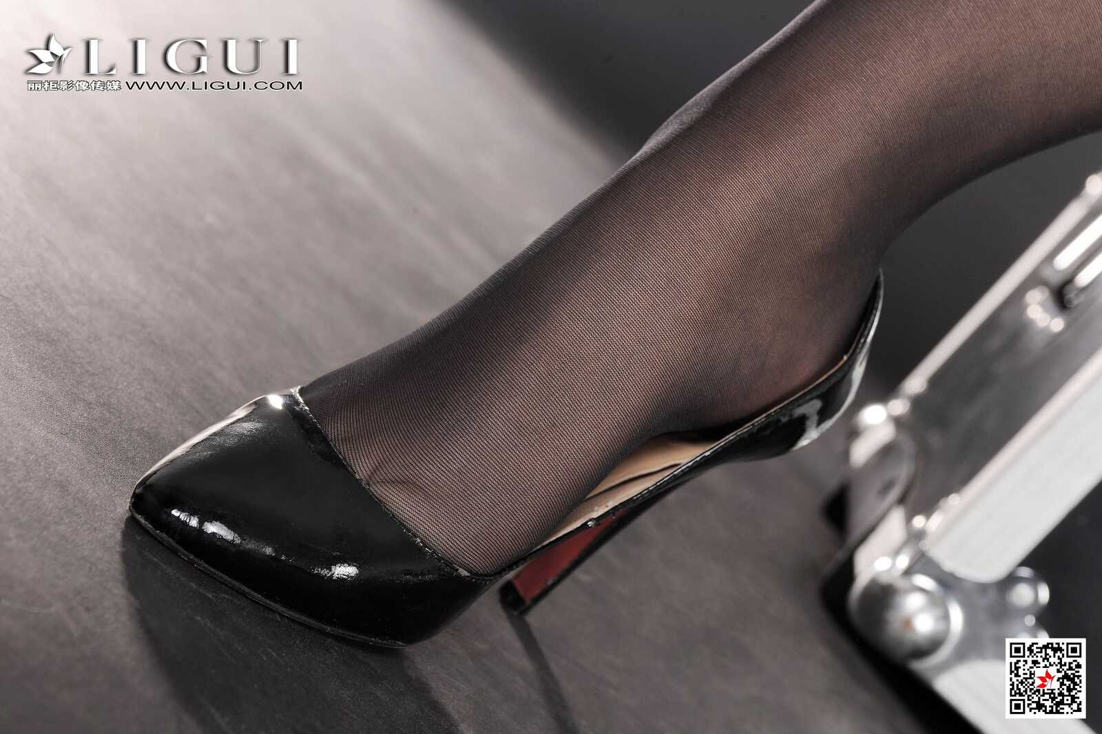 腿模晴晴《黑丝皮衣》 [丽柜Ligui] 网络丽人 写真第3张