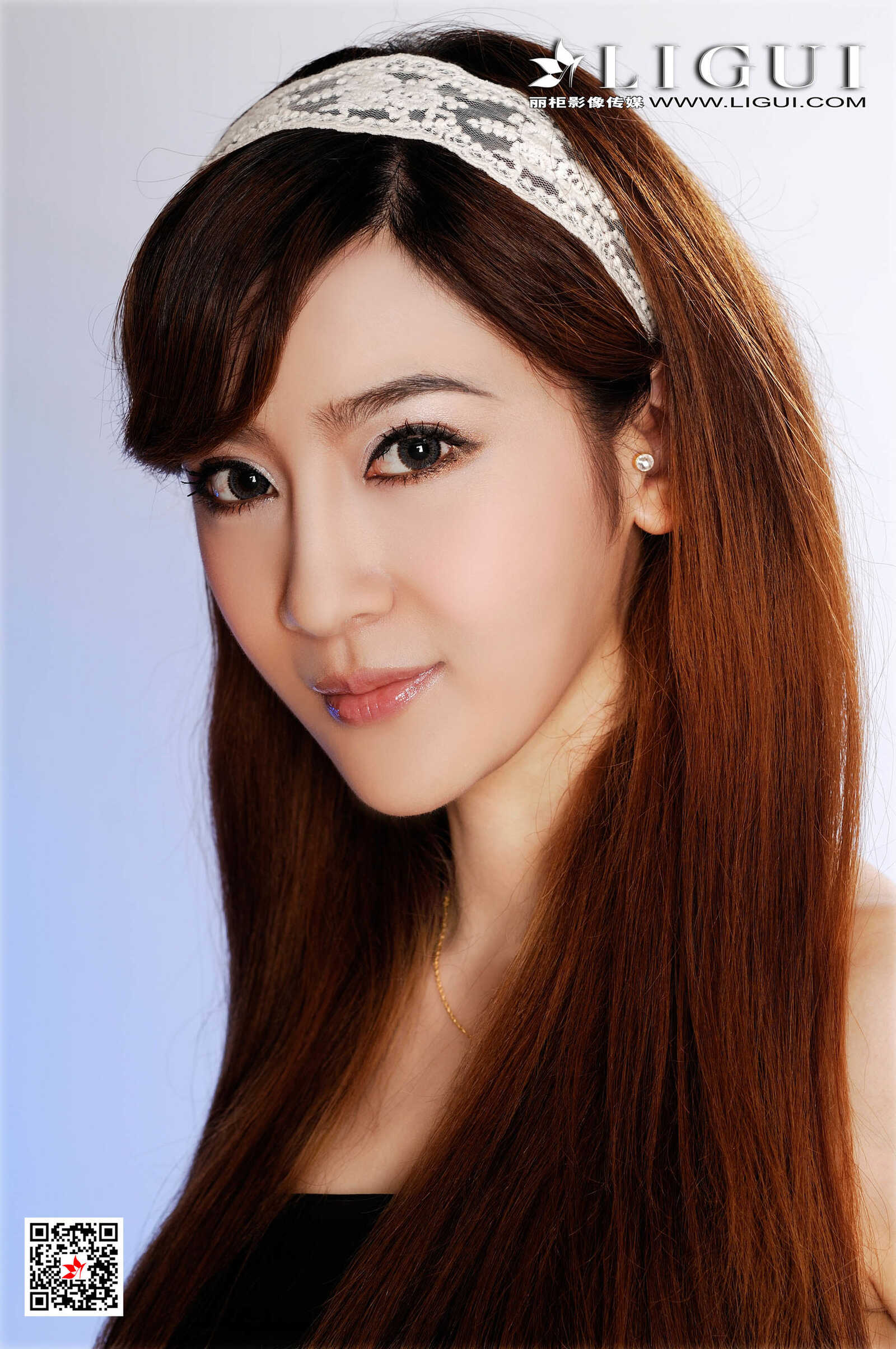 Model 刘炜炜《美腿玉足》 [丽柜Ligui] 写真集第3张