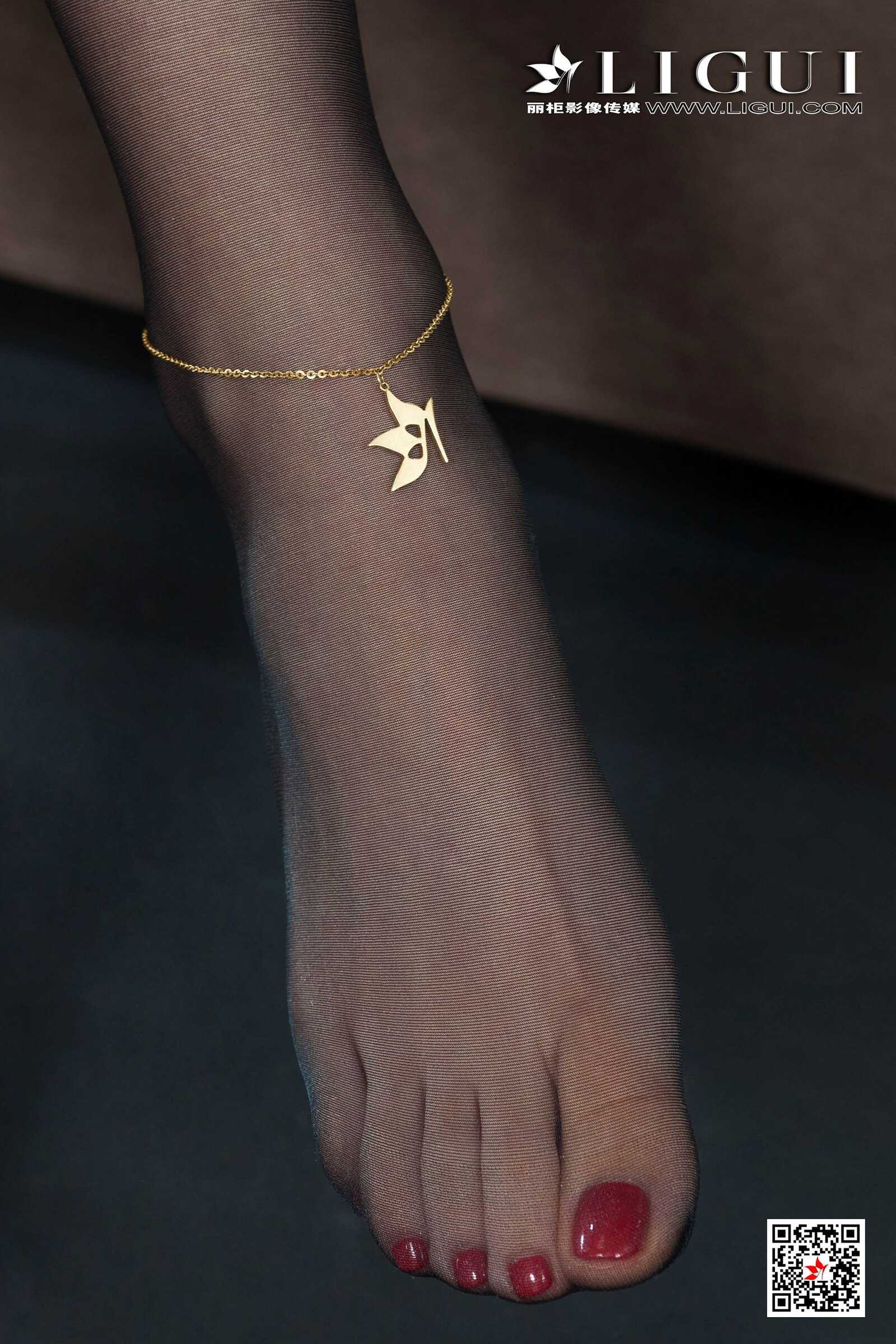 Model 子晴《极品黑丝女秘书》 [丽柜Ligui] 写真集第13张