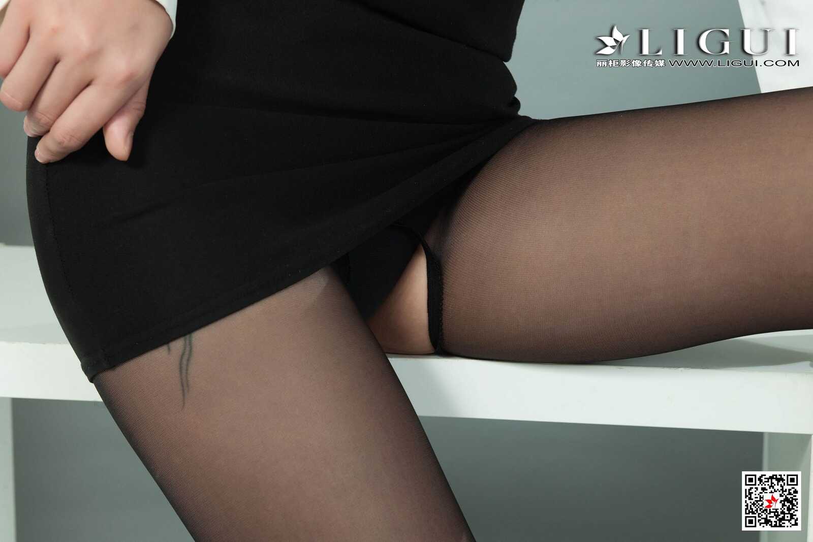 Model 文芮《黑丝袜高跟诱惑》 [丽柜LIGUI] 写真集第1张