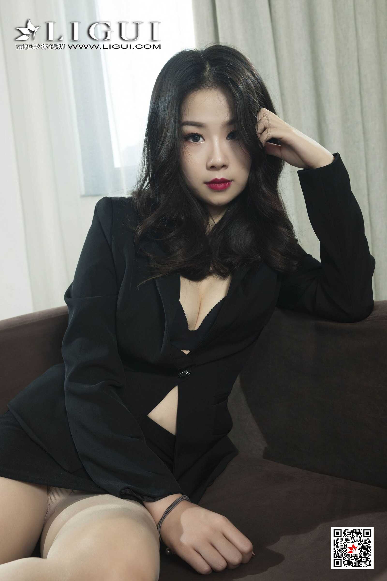 Model 小紫《长腿高跟肉丝OL》 [丽柜Ligui] 写真集第12张