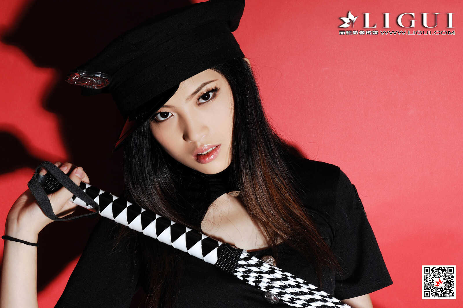 Model 左左《黑丝女警皮鞭》 [丽柜Ligui] 写真集第10张