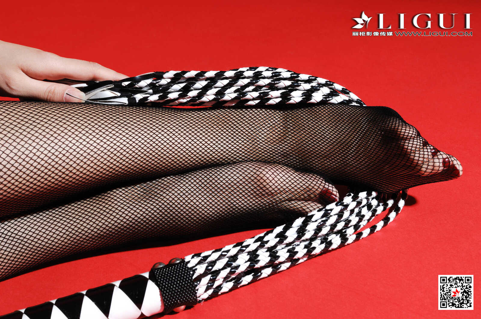 Model 左左《黑丝女警皮鞭》 [丽柜Ligui] 写真集第4张