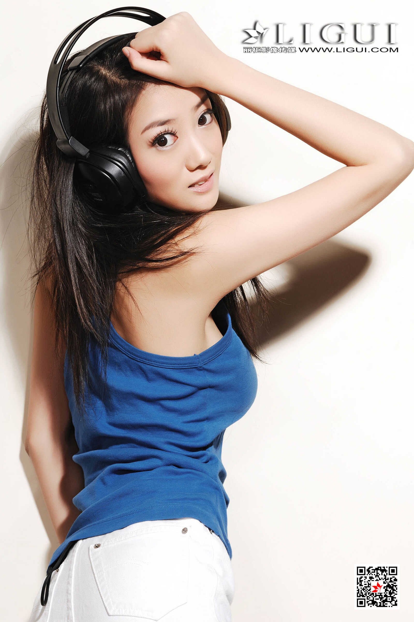 Model 亚男《水果黑丝少女》 [丽柜Ligui] 写真集第4张