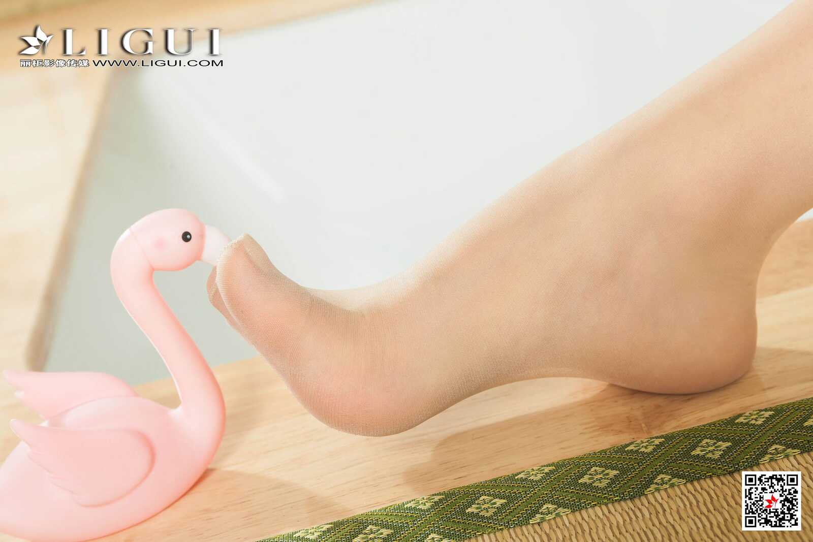 Model 安娜《浴室白衬衫丝足》 [丽柜LIGUI] 写真集第8张