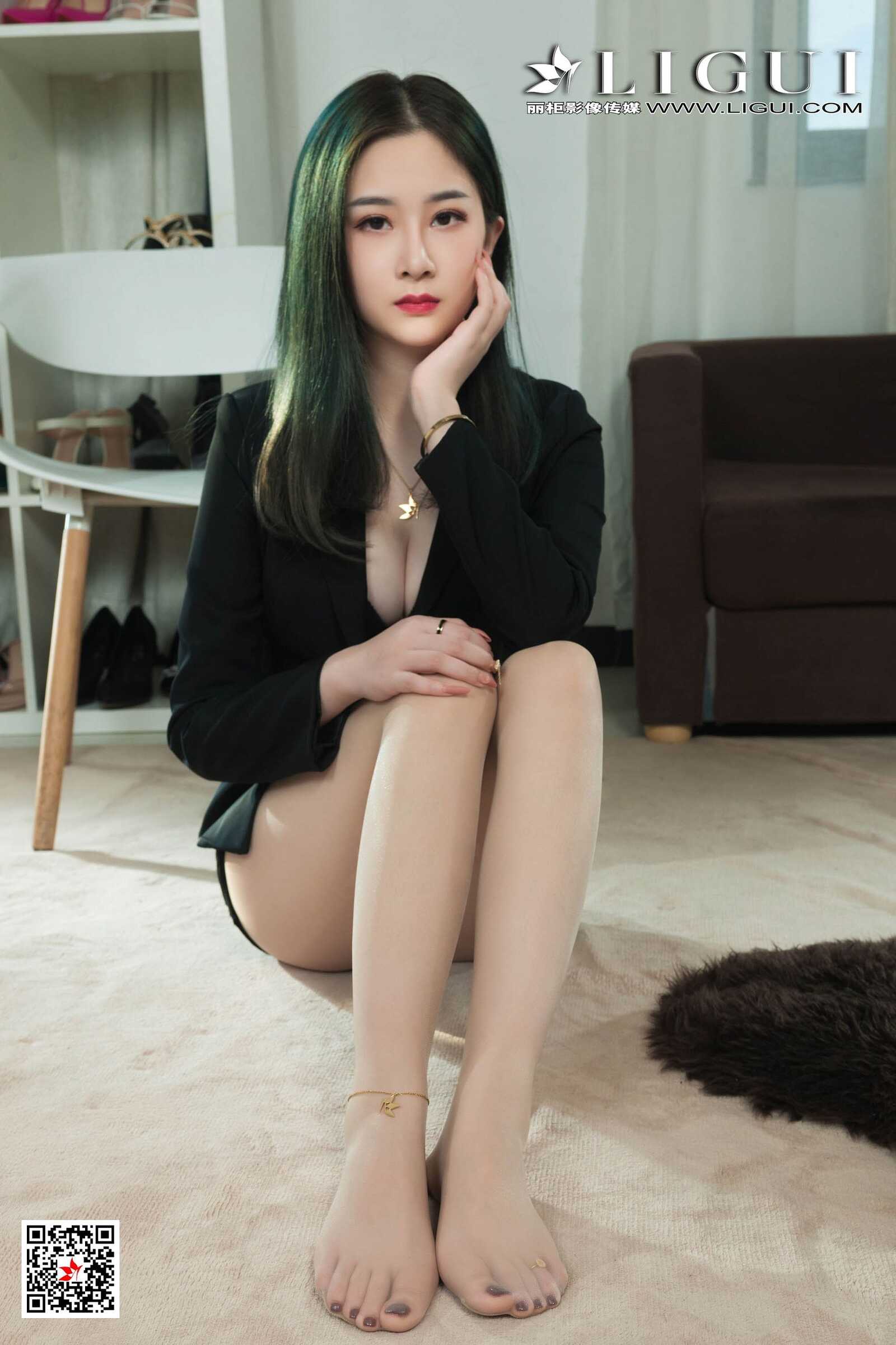 Model 婷婷《绿发秘书》 [丽柜Ligui] 写真集第15张