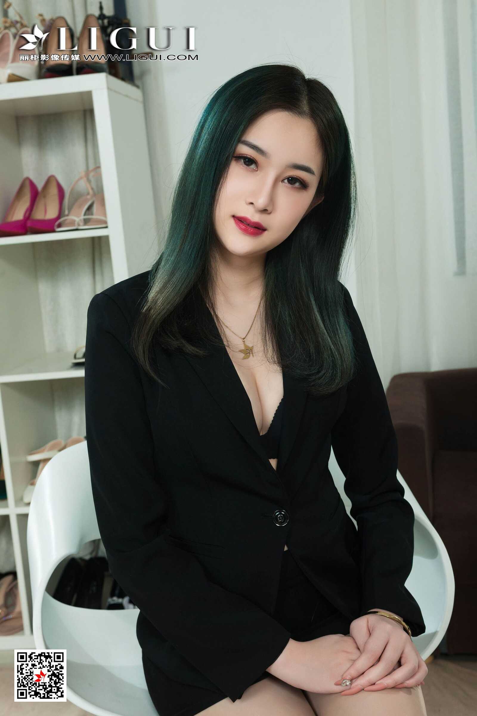 Model 婷婷《绿发秘书》 [丽柜Ligui] 写真集第10张
