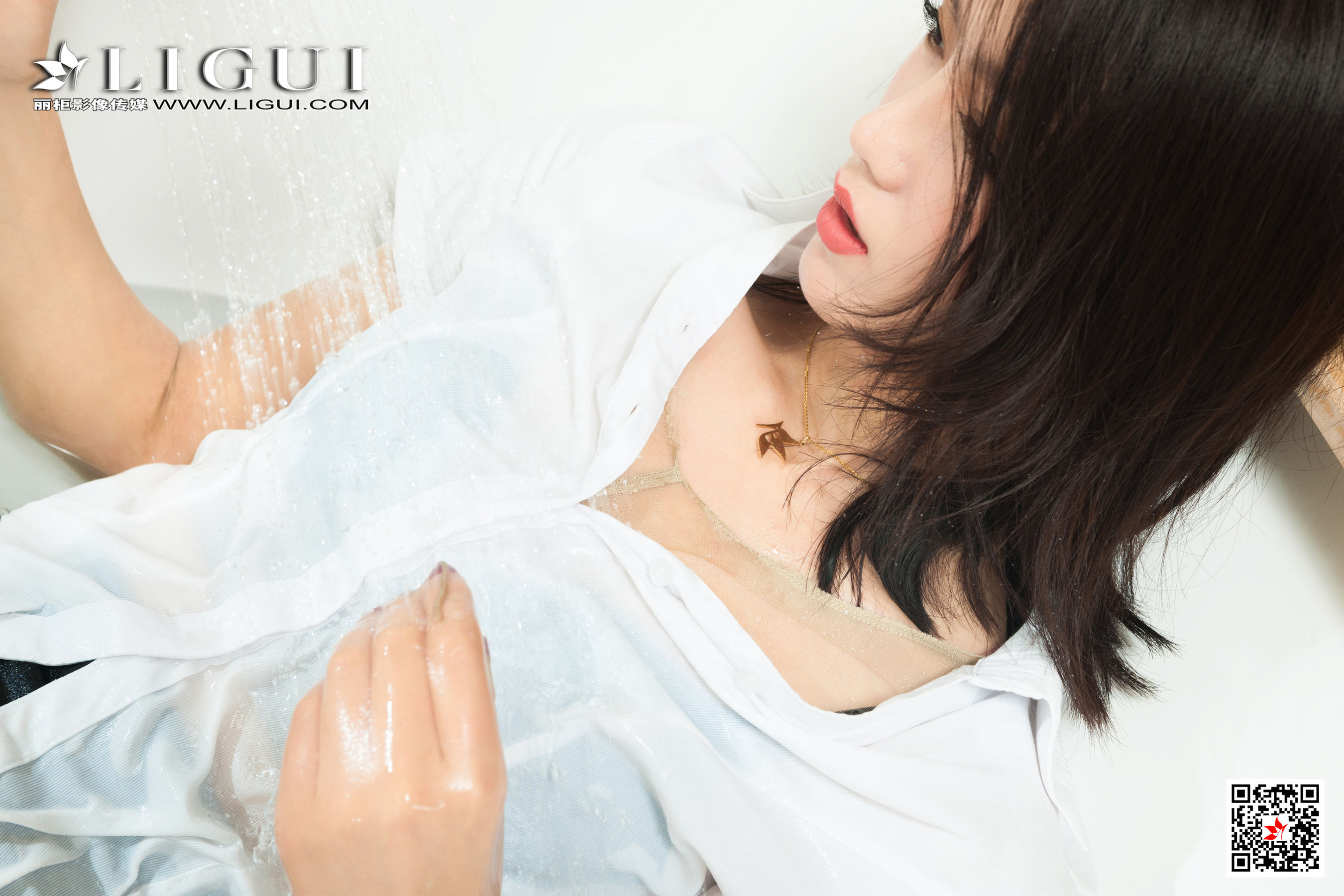 [丽柜Ligui] 网络丽人 Model 敏儿 《香浴名莲》 写真套图第4张