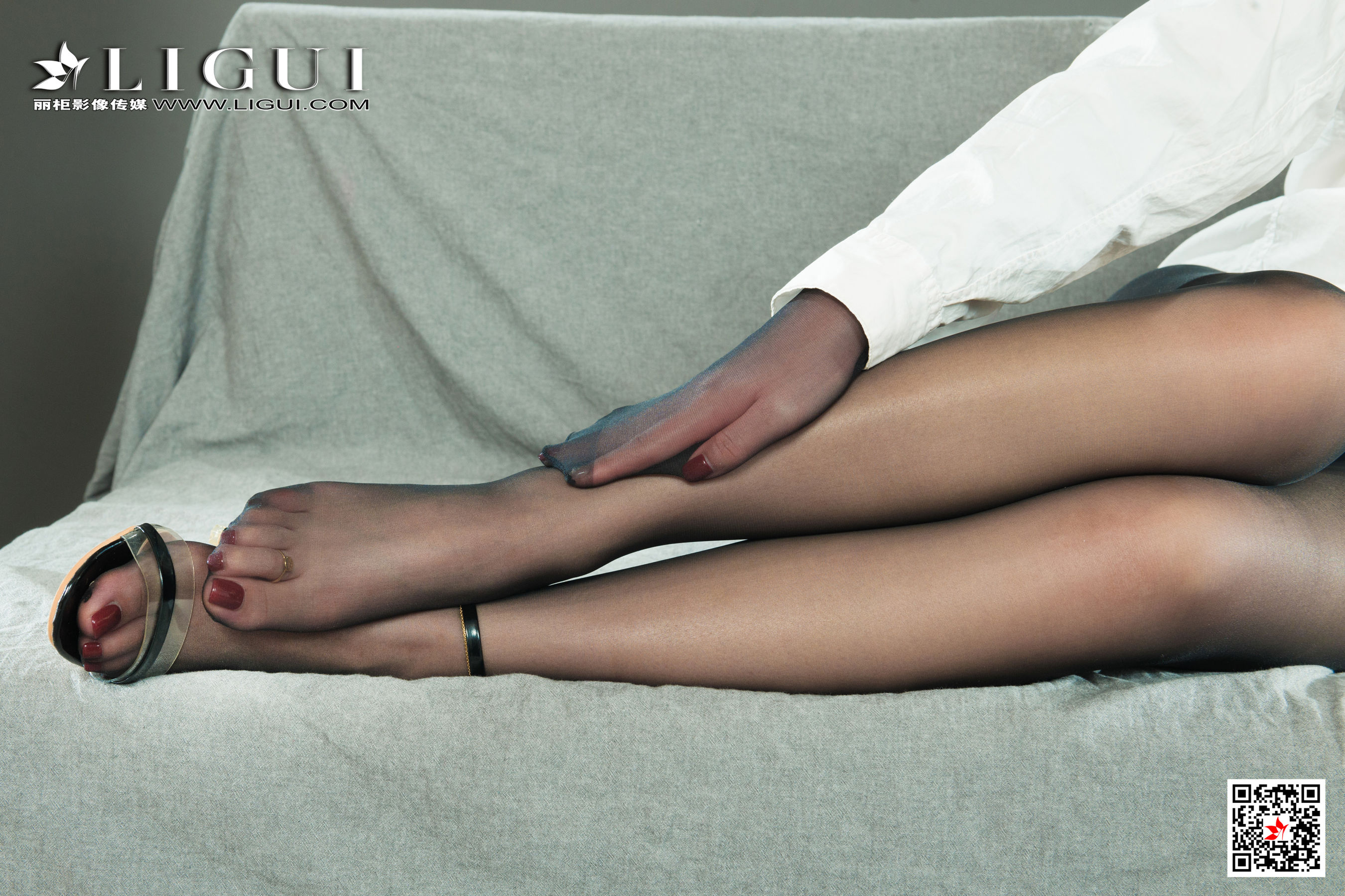 [丽柜Ligui] 2021.09.24 Model 多多 丝足美腿套图第2张